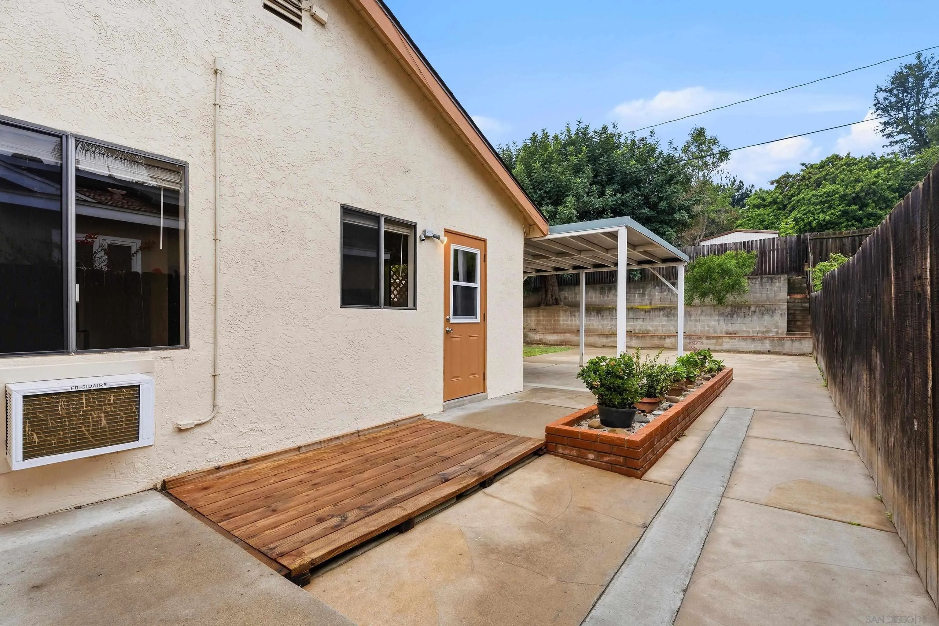 https://cdn.realtyfeed.com/cdn/127/260001880/af192b8e588afcab89b976cd457c4163.webp