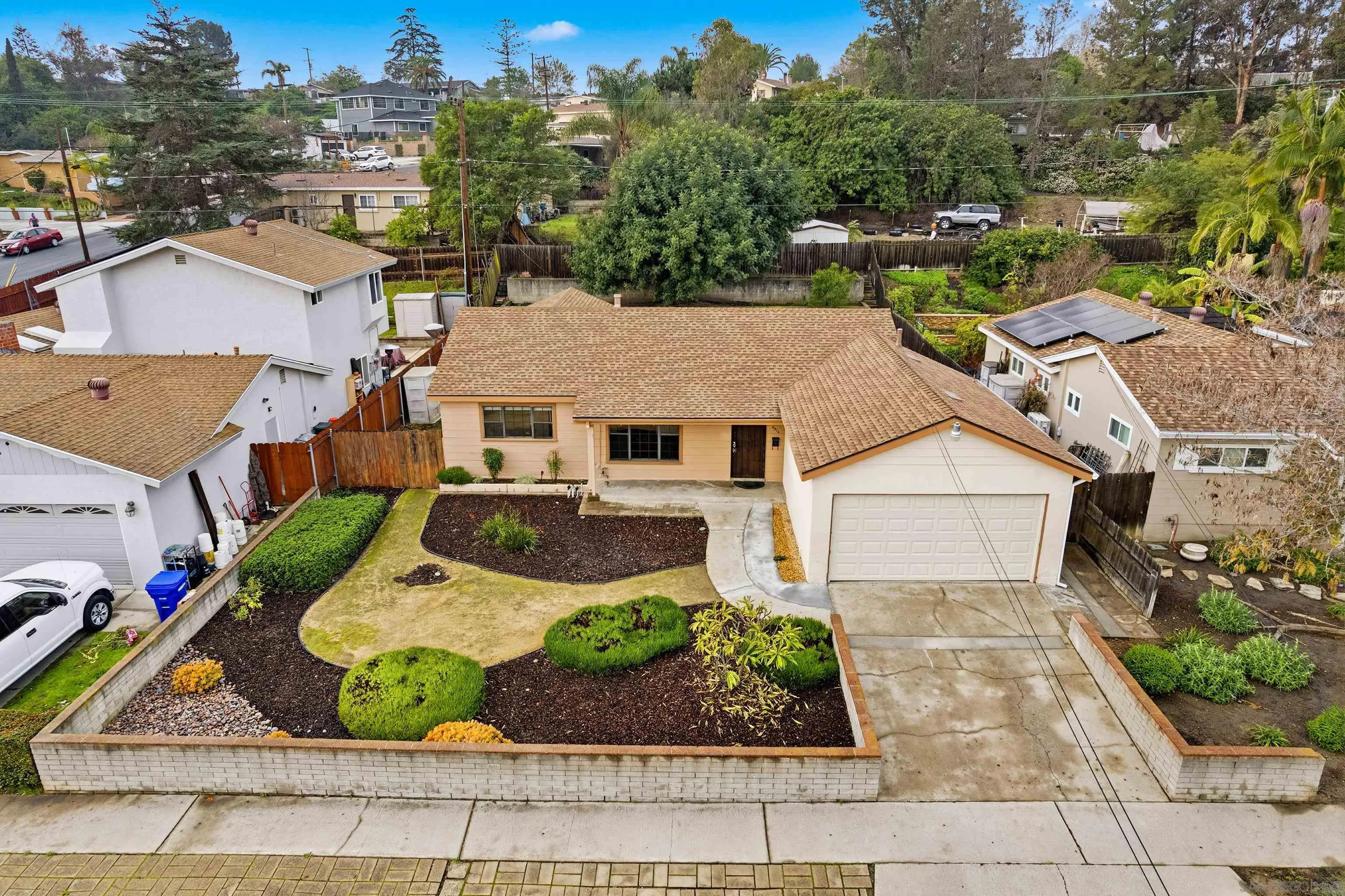 https://cdn.realtyfeed.com/cdn/127/260001880/b6022fe451cdbf0d24b1735987396bf8.webp