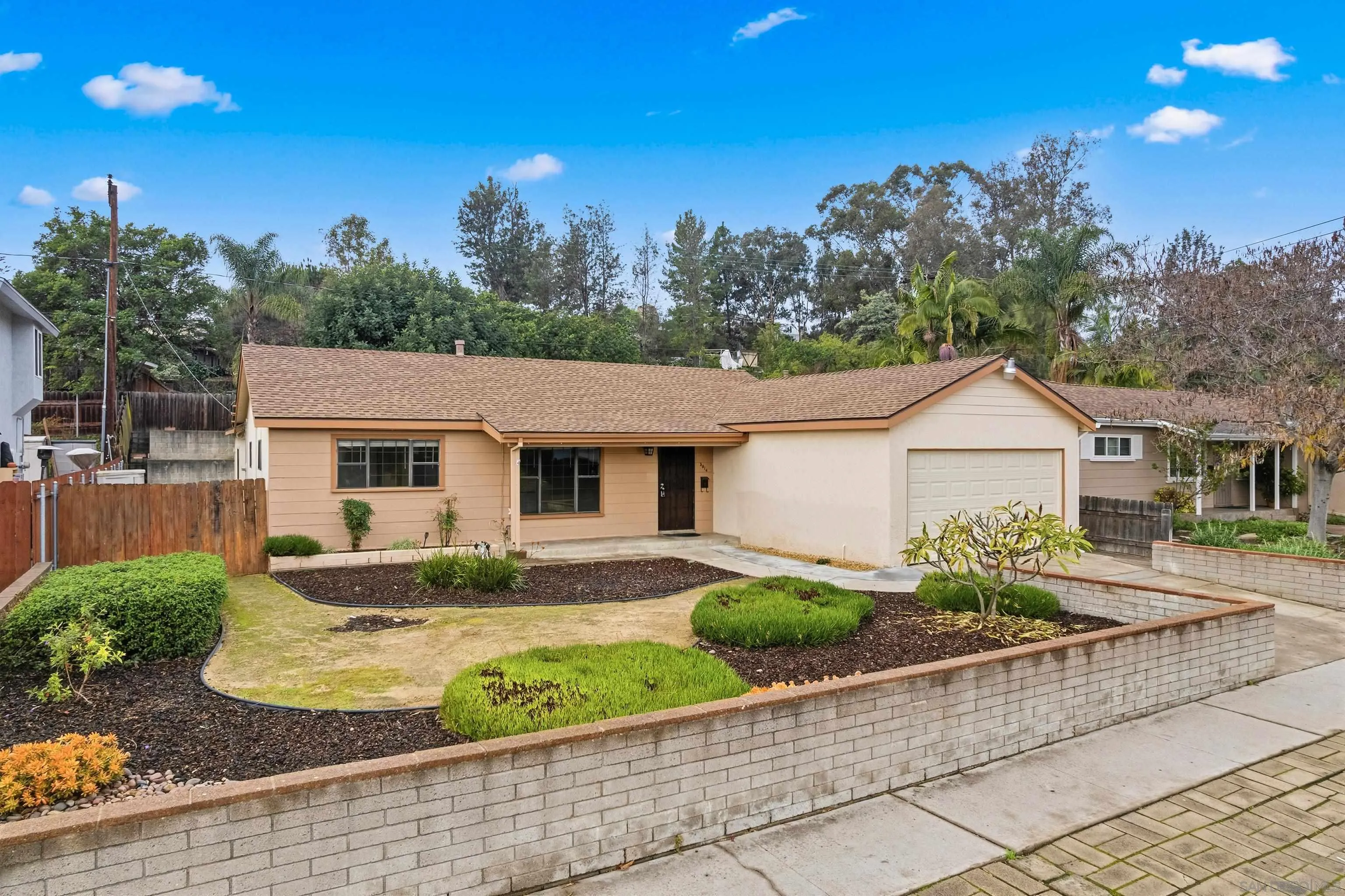 https://cdn.realtyfeed.com/cdn/127/260001880/c3c445ab25683bc97c5f1d45f349710b.webp