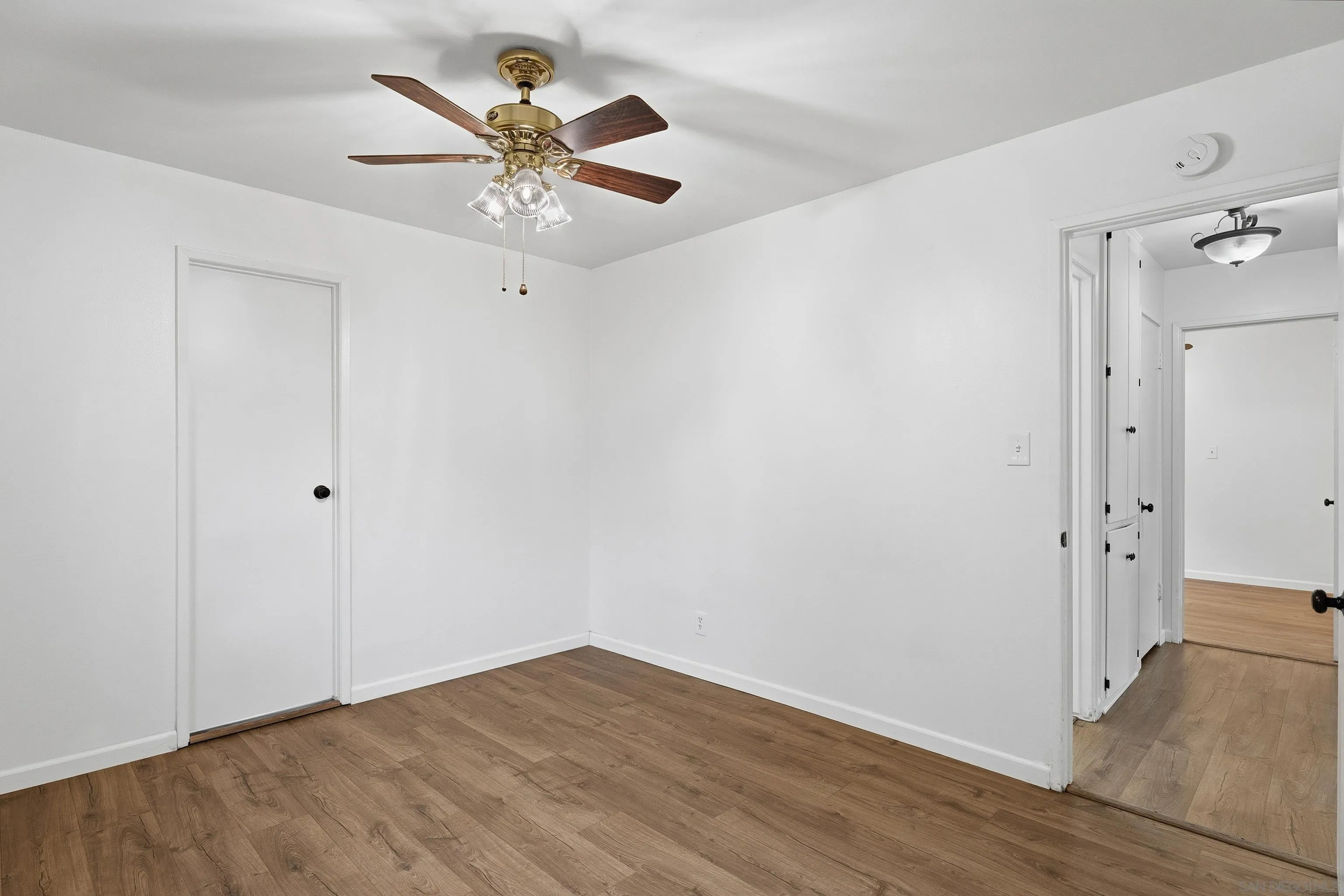https://cdn.realtyfeed.com/cdn/127/260001880/fd33931c3e9f0e54d2d38e3f131ea2a0.webp