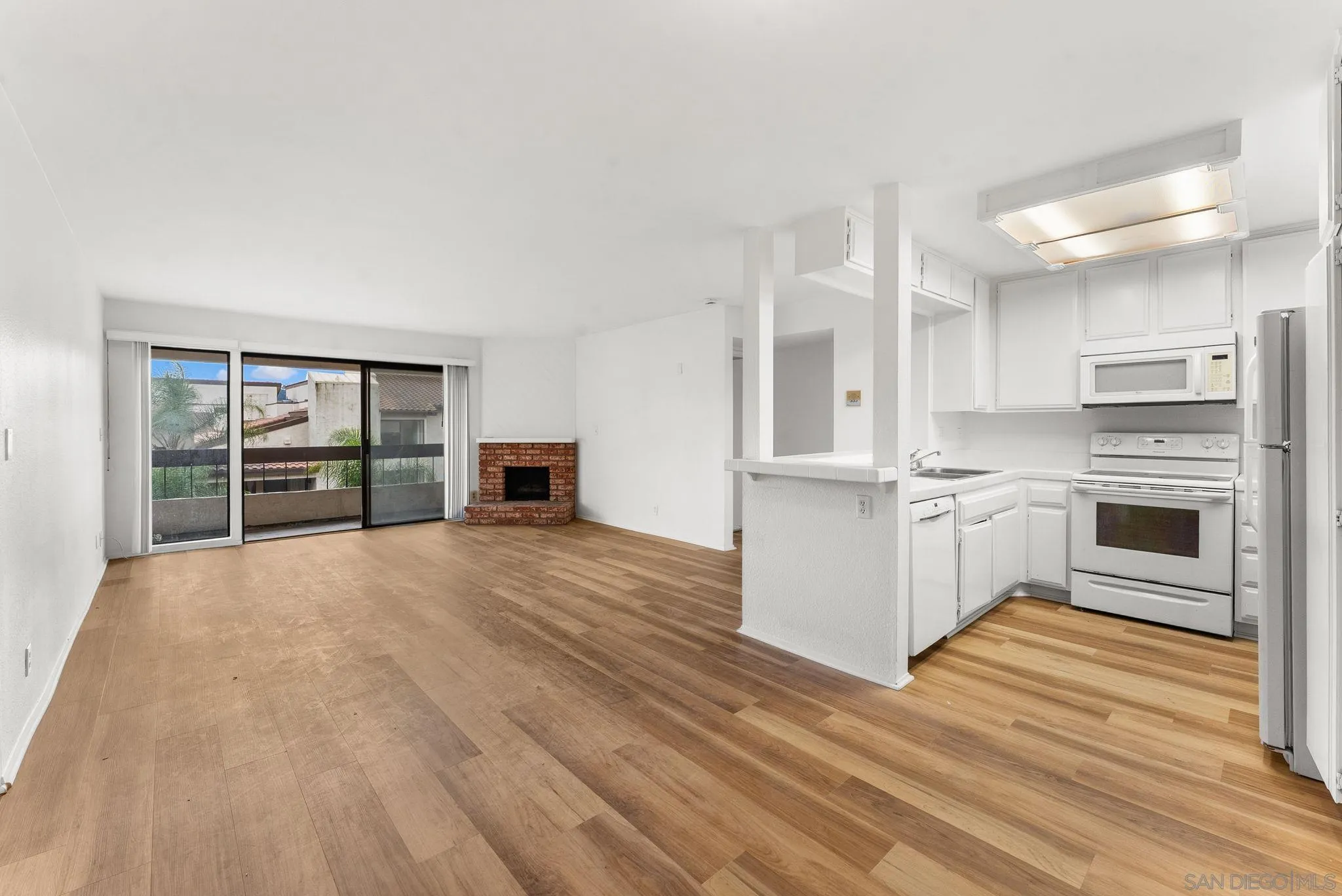 Photo #6: 260001881 Listing: Photo #6