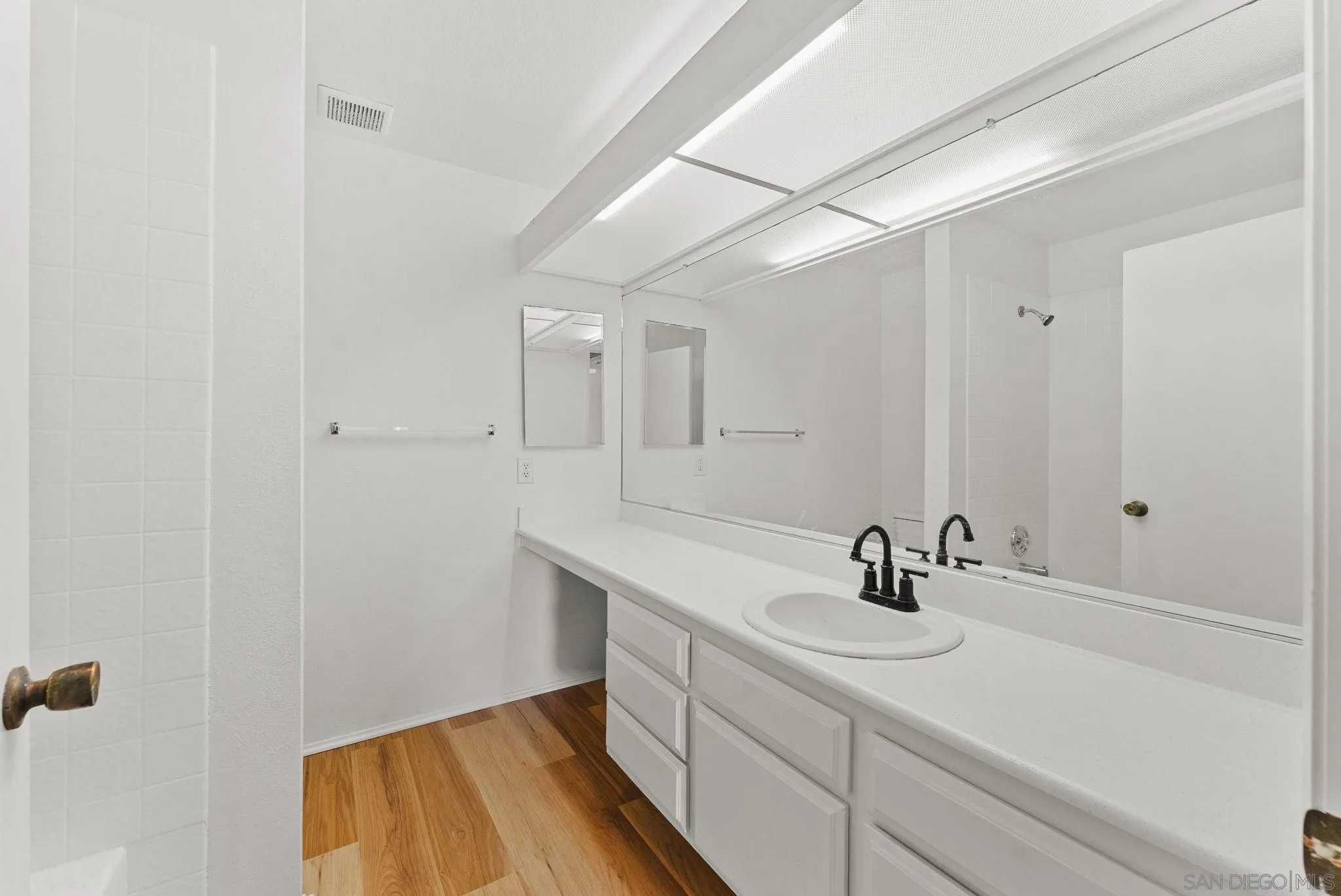 Photo #16: 260001881 Listing: Photo #16