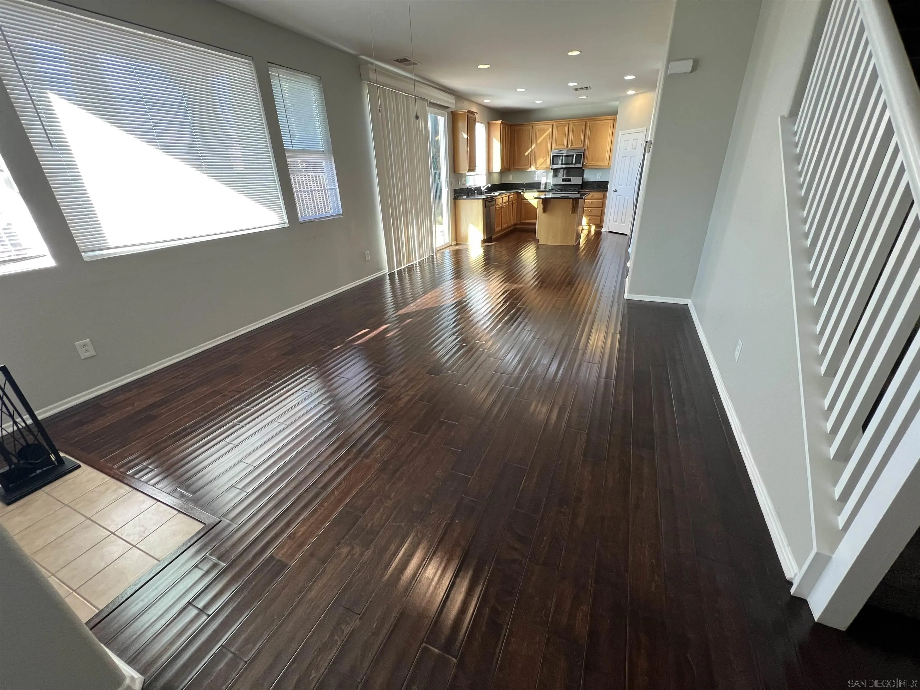 https://cdn.realtyfeed.com/cdn/127/260001883/d5777934a9546b19bbb3936ddb235356.webp