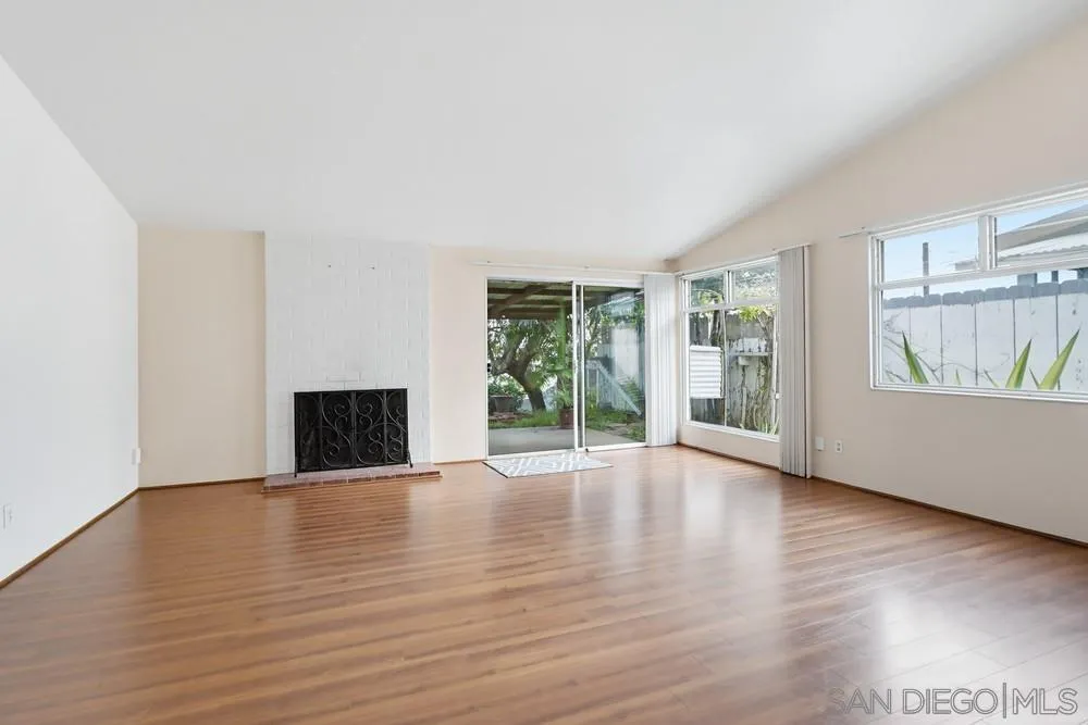https://cdn.realtyfeed.com/cdn/127/260001884/9478b97ac1f84e45cfd95dda75659018.webp
