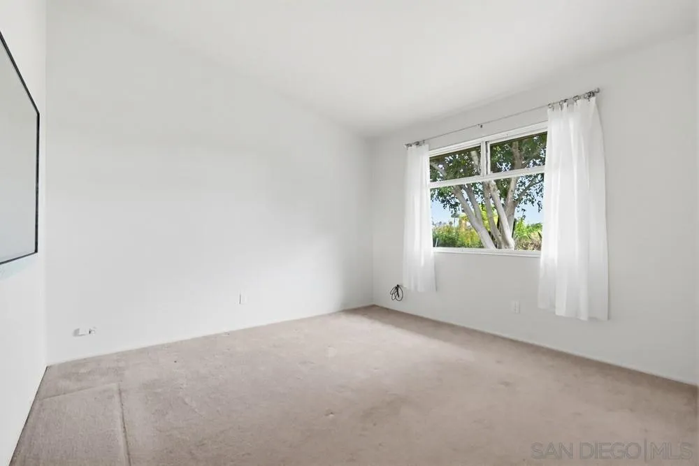 https://cdn.realtyfeed.com/cdn/127/260001884/9f5673e26947216b0bfd07508252c085.webp