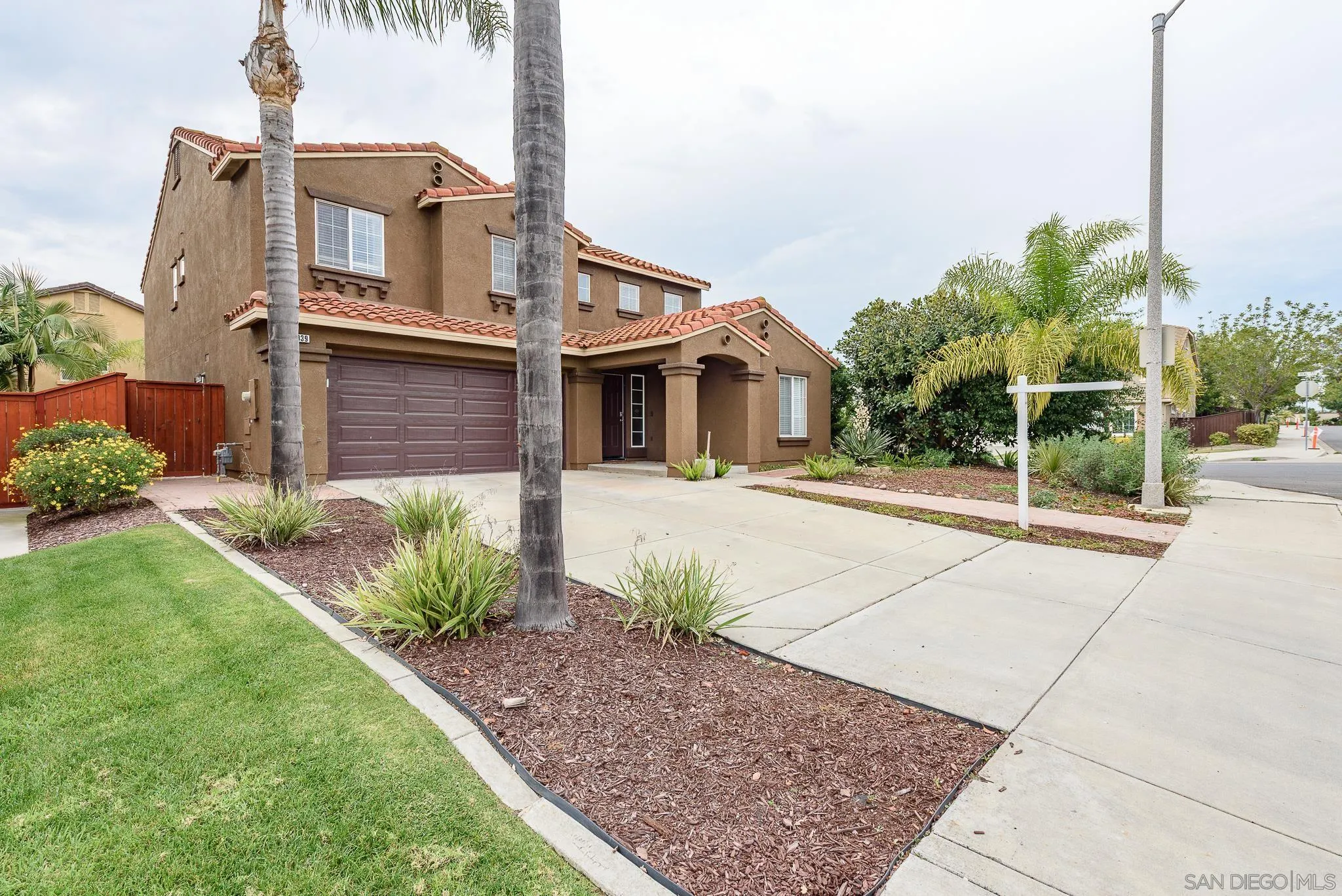 https://cdn.realtyfeed.com/cdn/127/260001890/237a86c47ff301ce76f8f3d8c769a709.webp