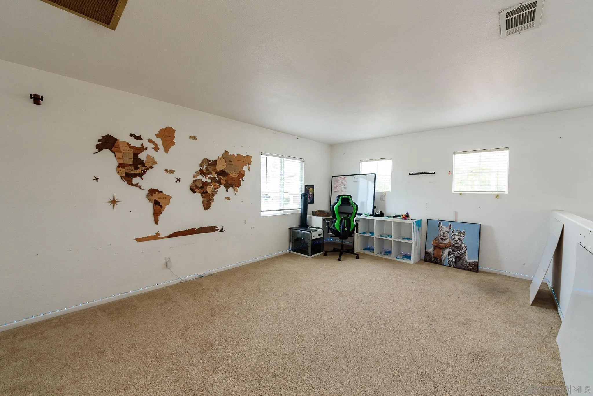 https://cdn.realtyfeed.com/cdn/127/260001890/33e0114eef089137076895ea3aec0696.webp