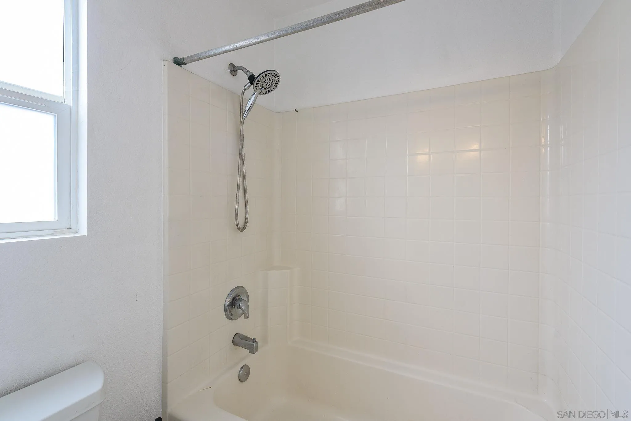 https://cdn.realtyfeed.com/cdn/127/260001890/4fce182730f5b2e7d485bf791080775f.webp