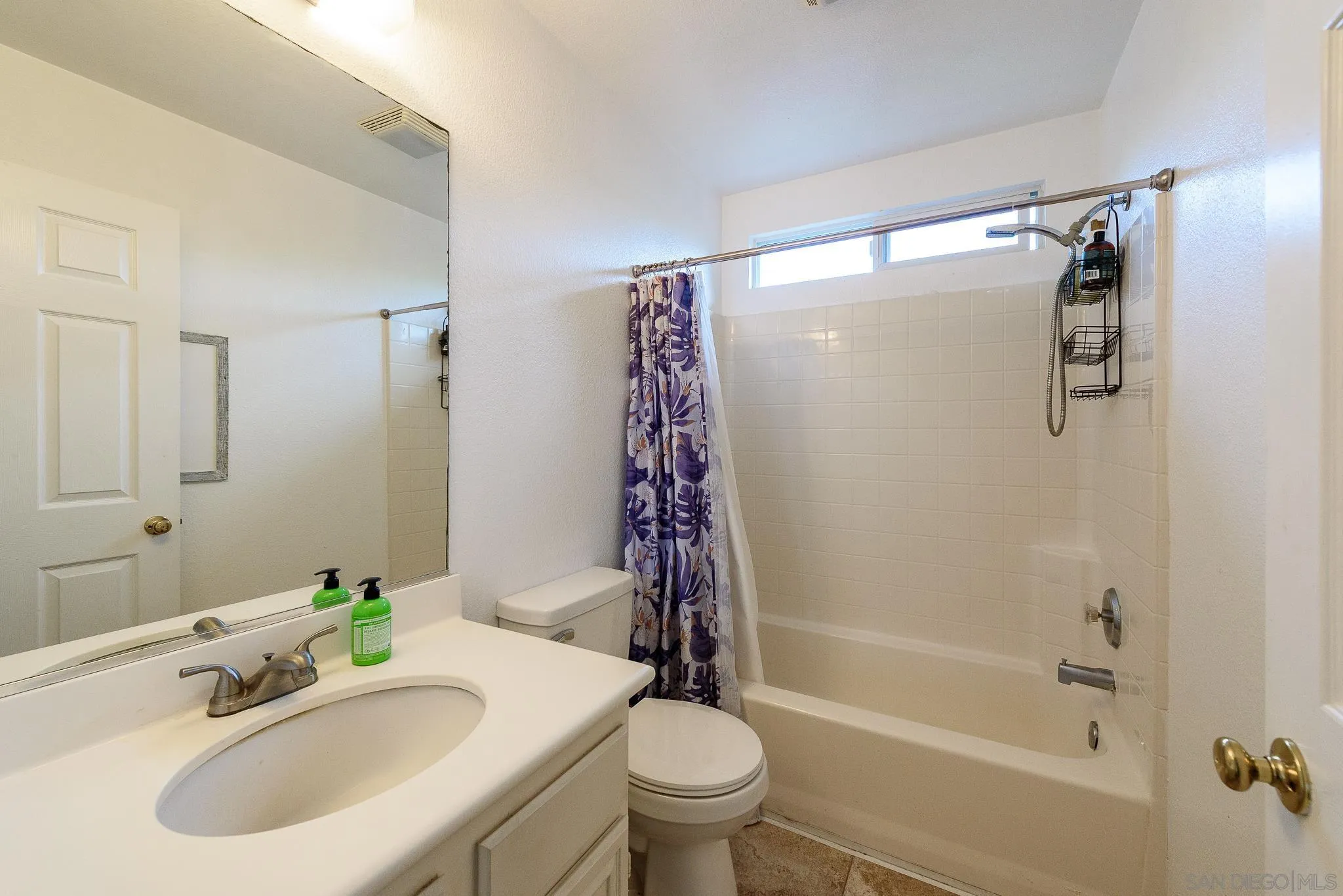 https://cdn.realtyfeed.com/cdn/127/260001890/5dca8441bf1a5a6b384750dd29451423.webp