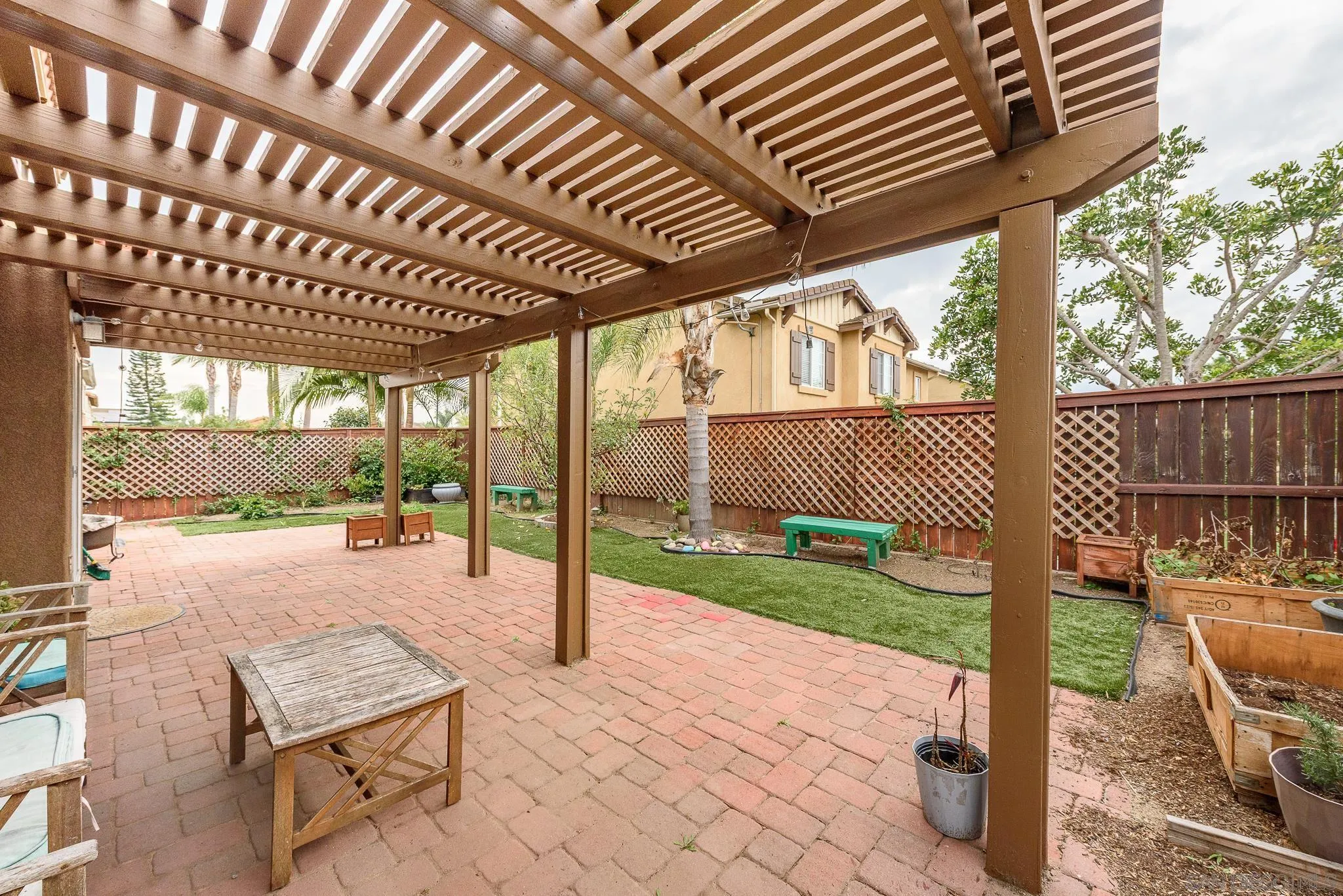 https://cdn.realtyfeed.com/cdn/127/260001890/8f22c4bd4524bb0682778c10ff5744de.webp