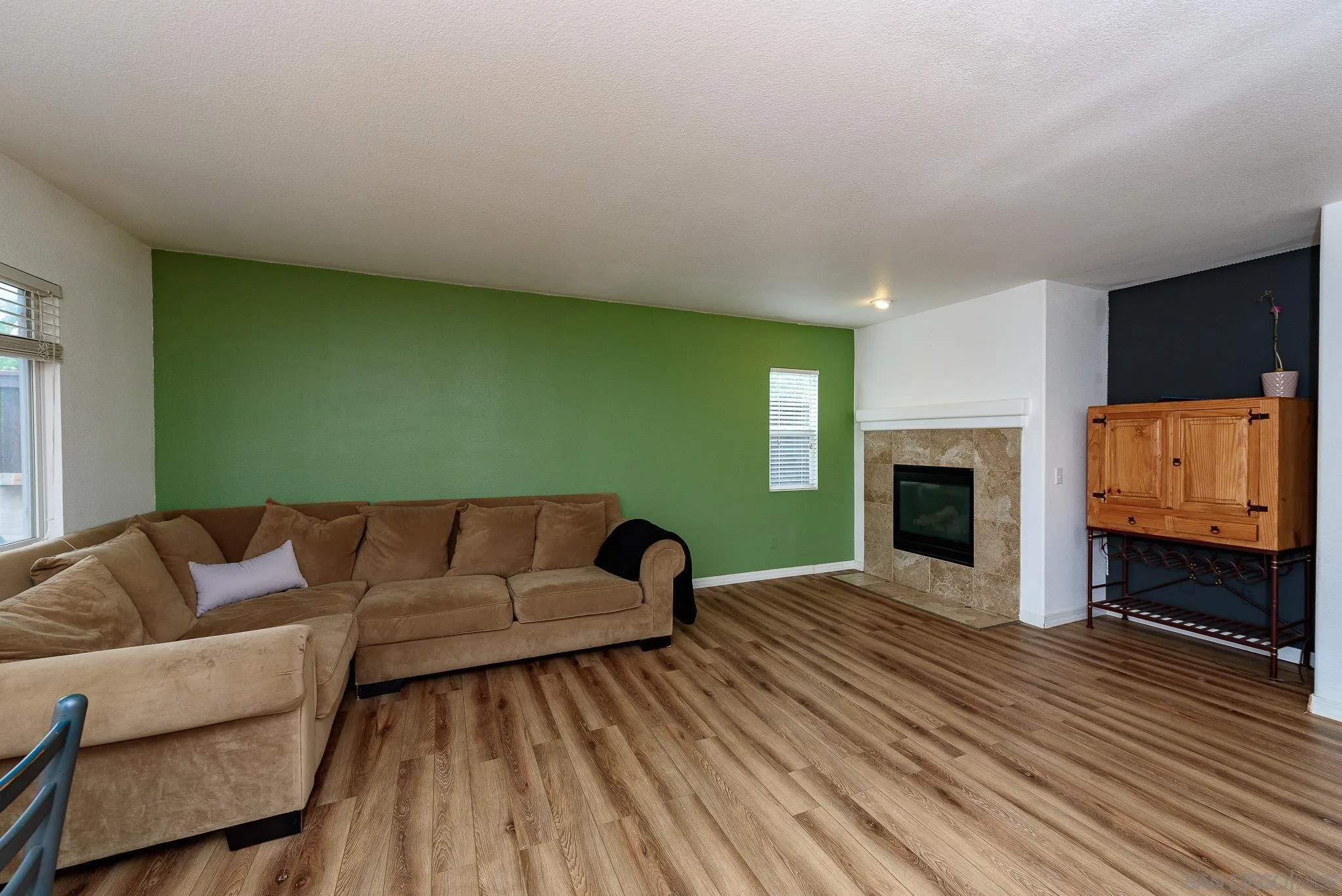 https://cdn.realtyfeed.com/cdn/127/260001890/e3d9ac25cd7356793e3a87bb3ae2d9c2.webp