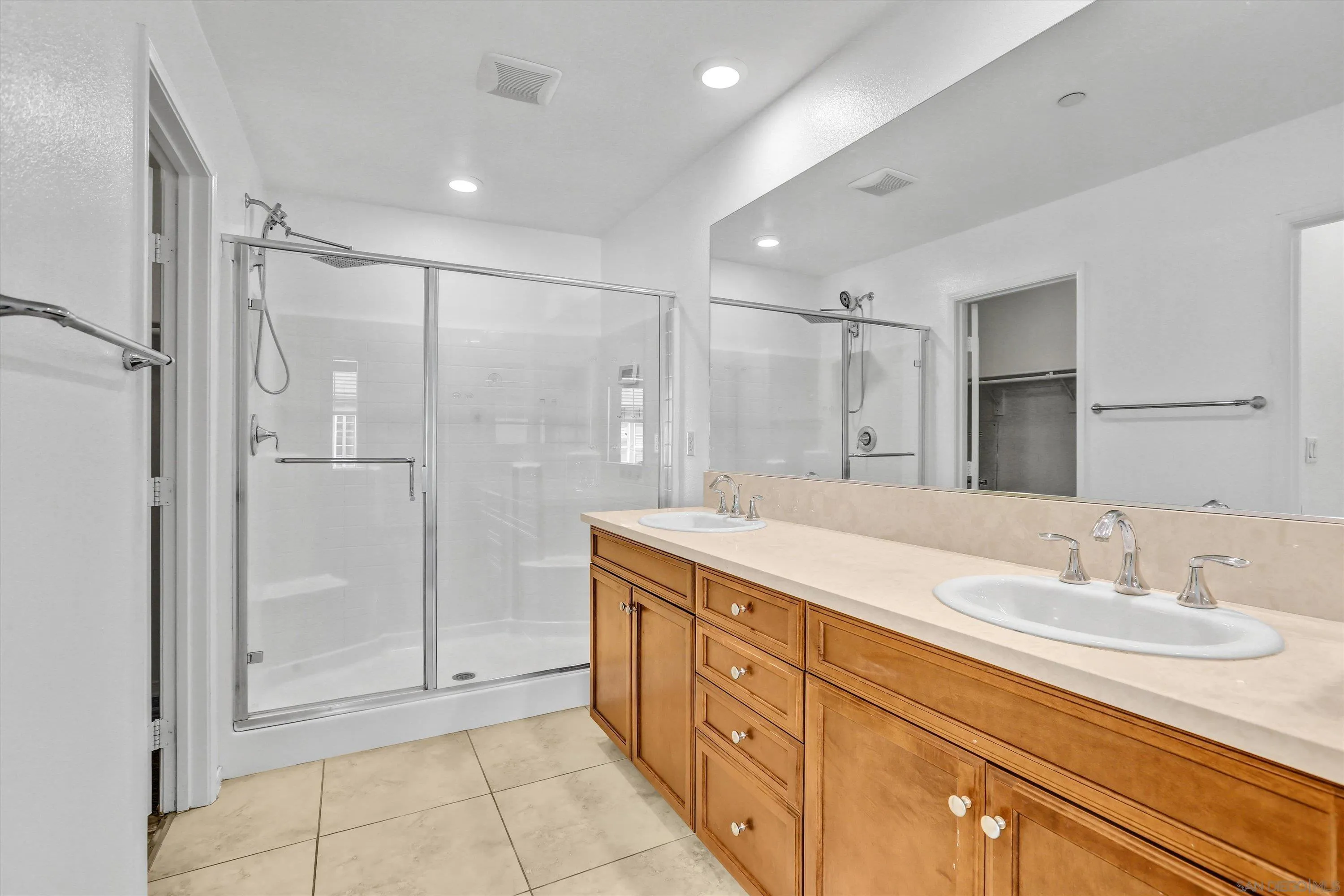 https://cdn.realtyfeed.com/cdn/127/260001891/0580d83ee093f18d05938e5f9b1dacd3.webp