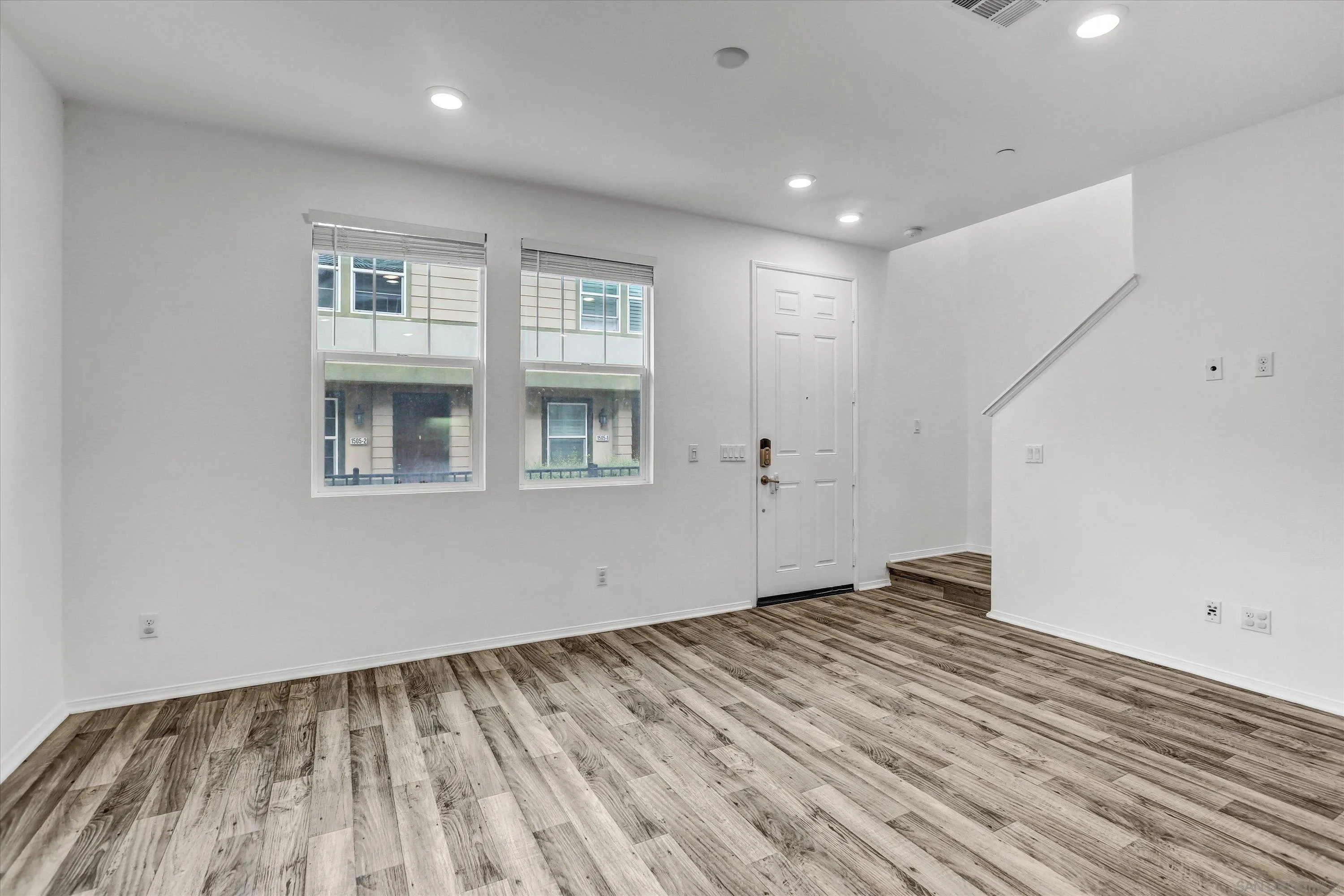 https://cdn.realtyfeed.com/cdn/127/260001891/05ea2678441328789e1cbc79debf0572.webp