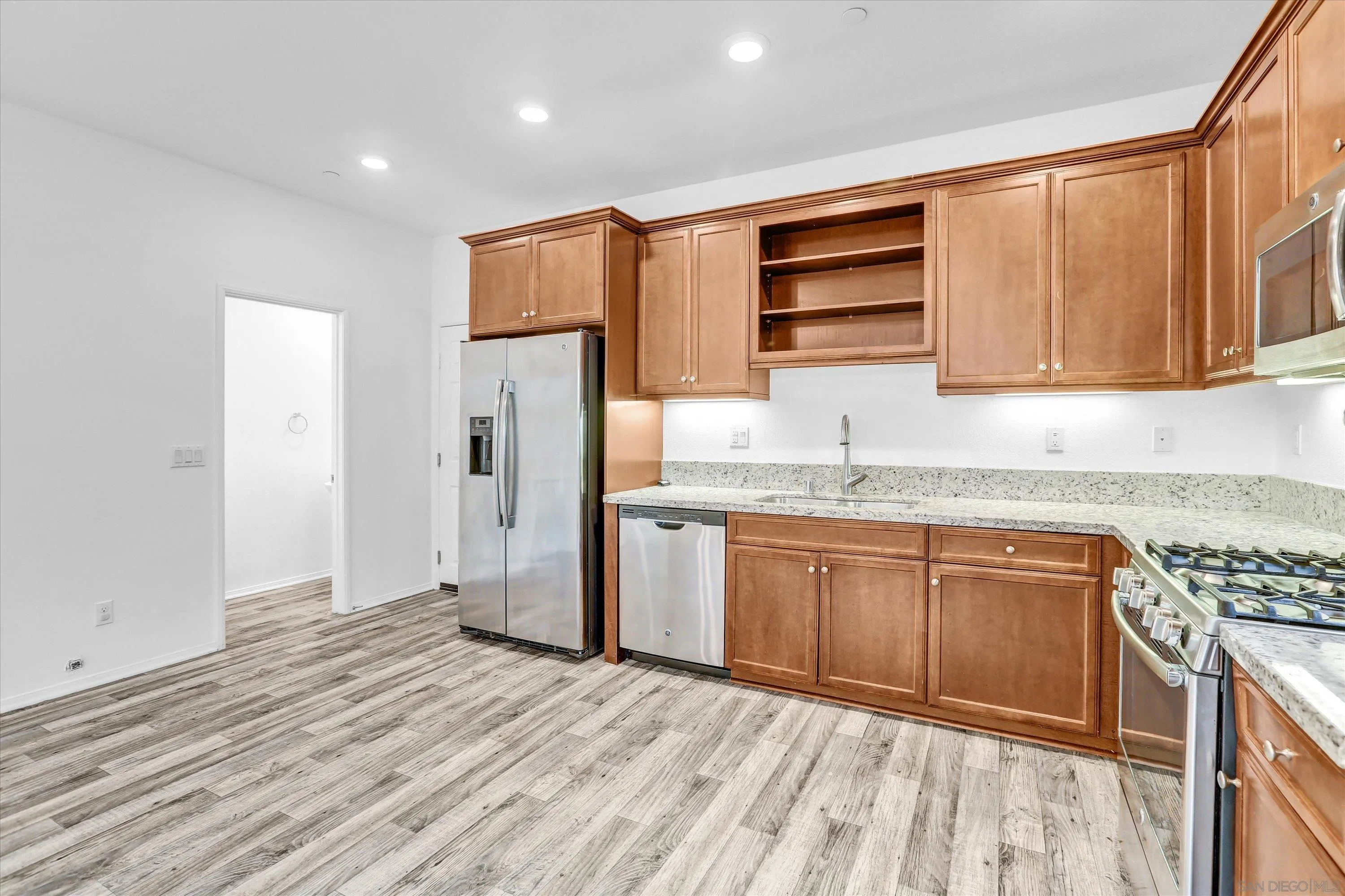 https://cdn.realtyfeed.com/cdn/127/260001891/3f994b6de5fcb6276f7ec7f31e4b8830.webp