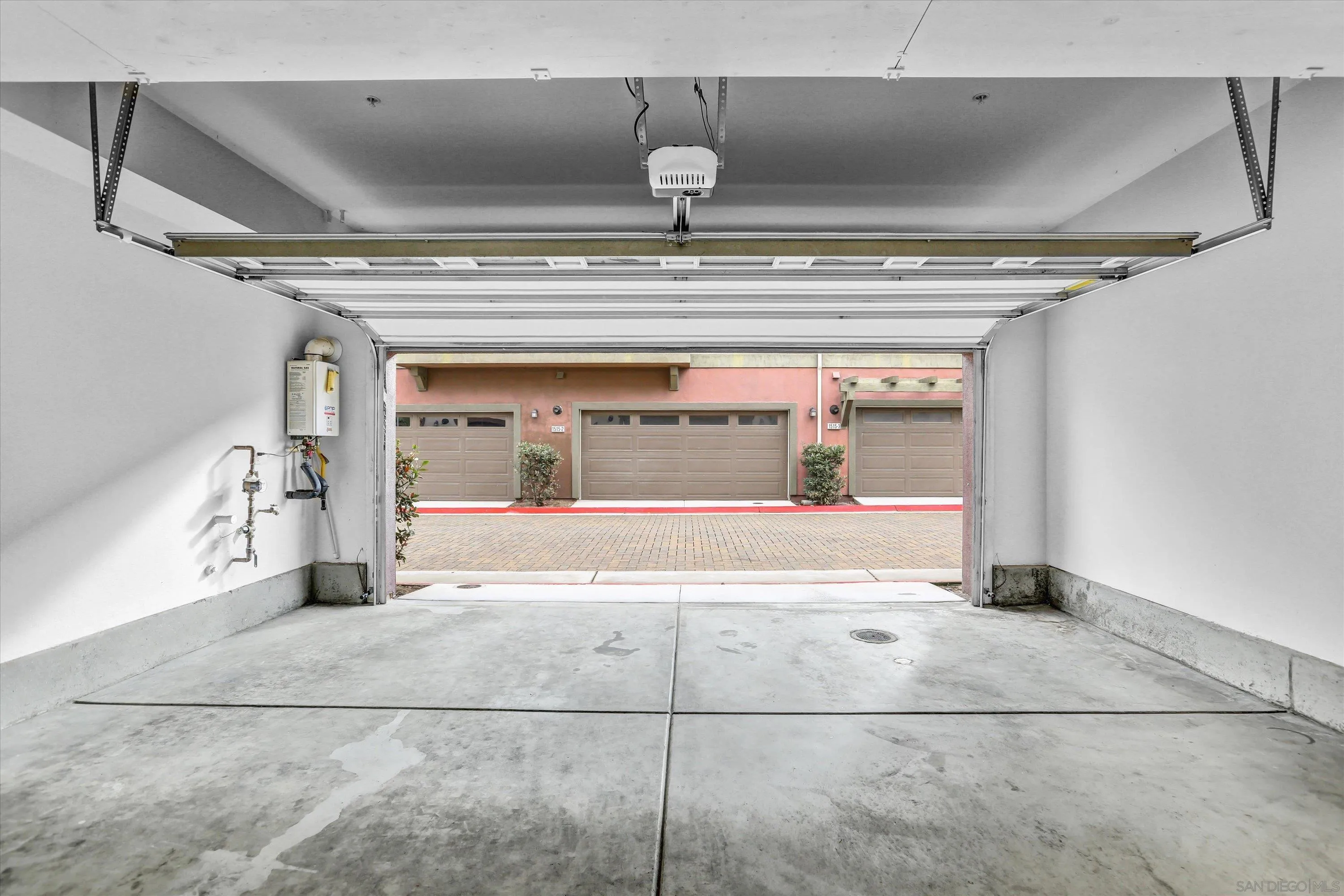 https://cdn.realtyfeed.com/cdn/127/260001891/7196e6021f9d845b0fe4da2a86c3da48.webp