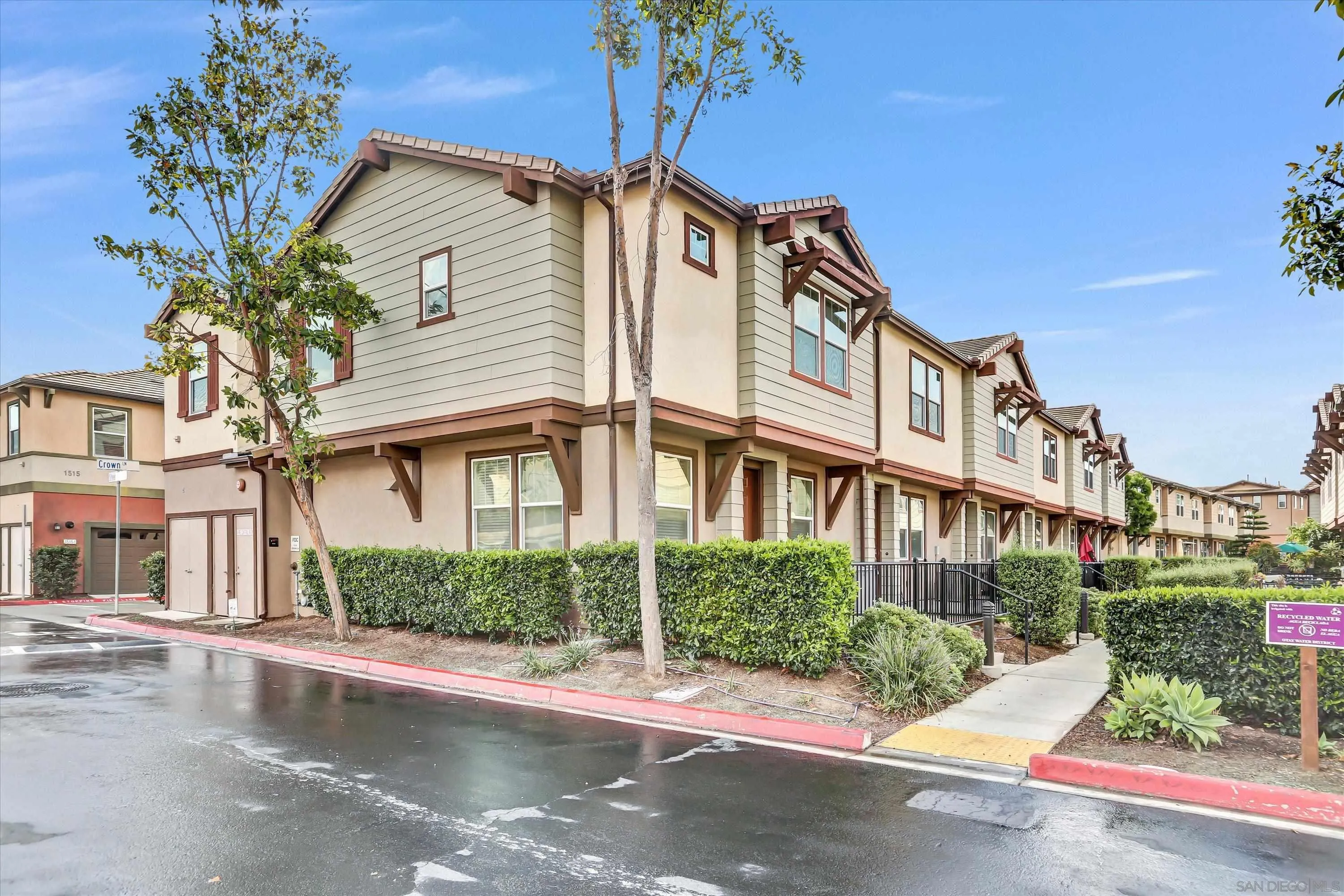 https://cdn.realtyfeed.com/cdn/127/260001891/93cf90e182cf39b45bc8cb5b3302e022.webp