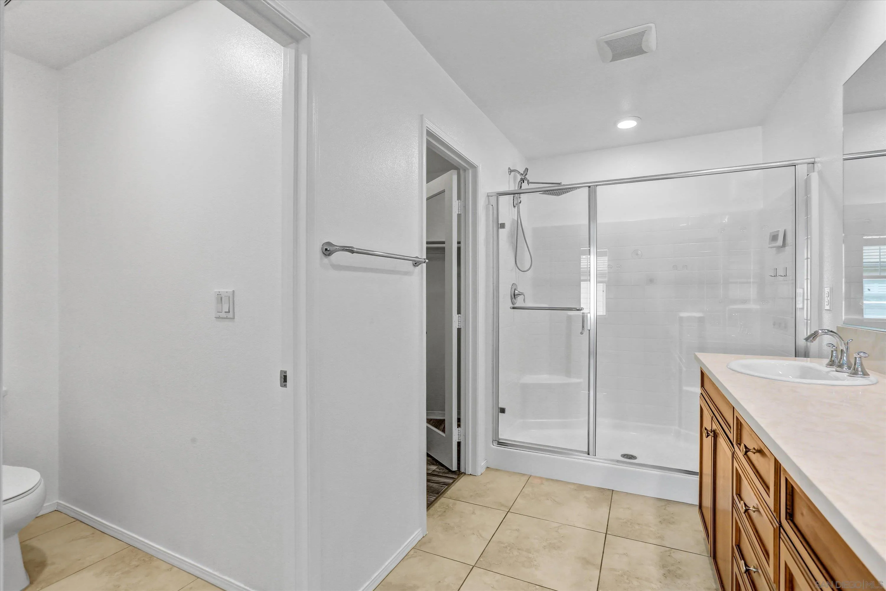 https://cdn.realtyfeed.com/cdn/127/260001891/d08714f2d611d5854d89a1a99bd19c07.webp