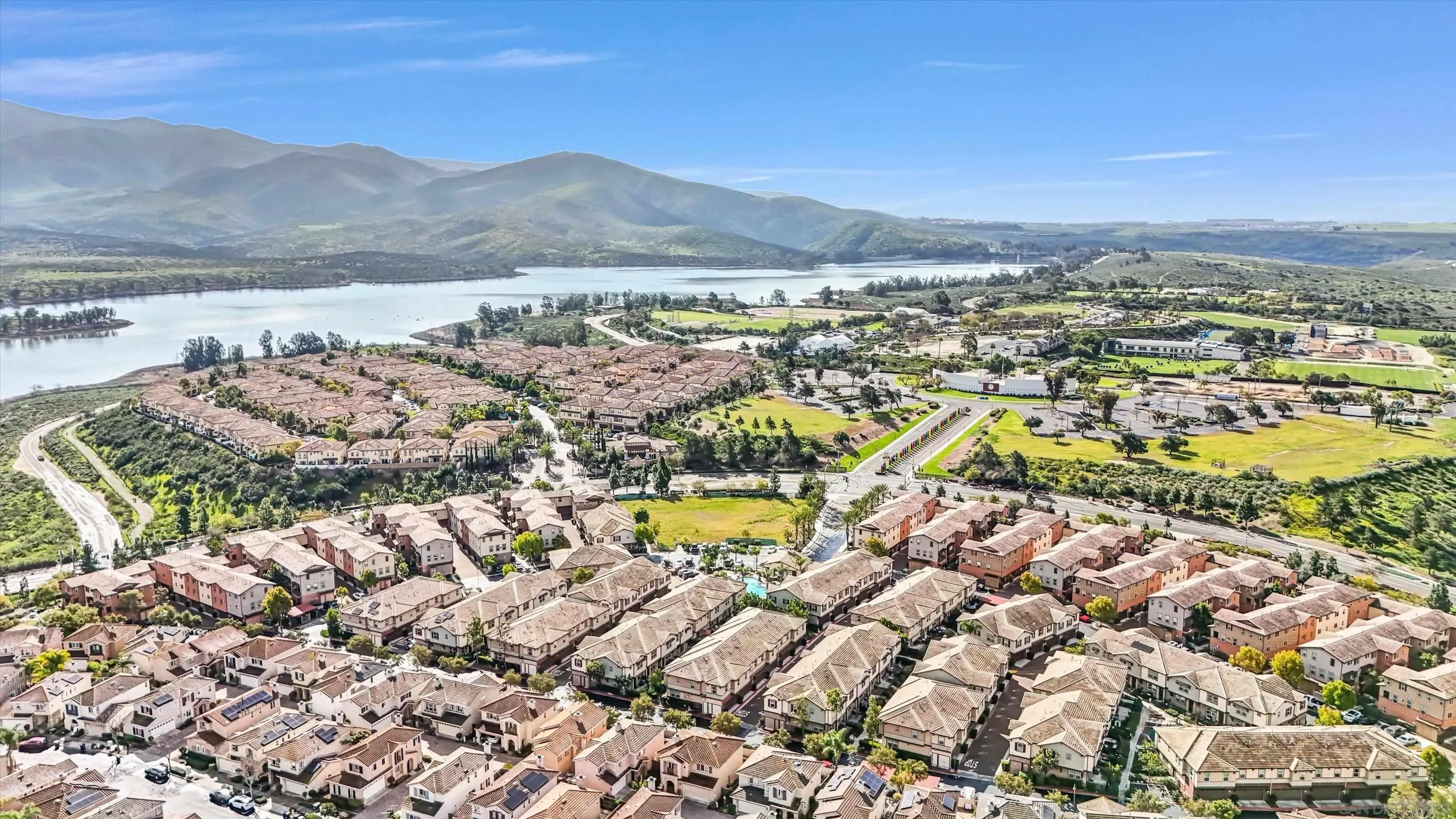 https://cdn.realtyfeed.com/cdn/127/260001891/f16c085b3921551450332cd7732bfdb4.webp
