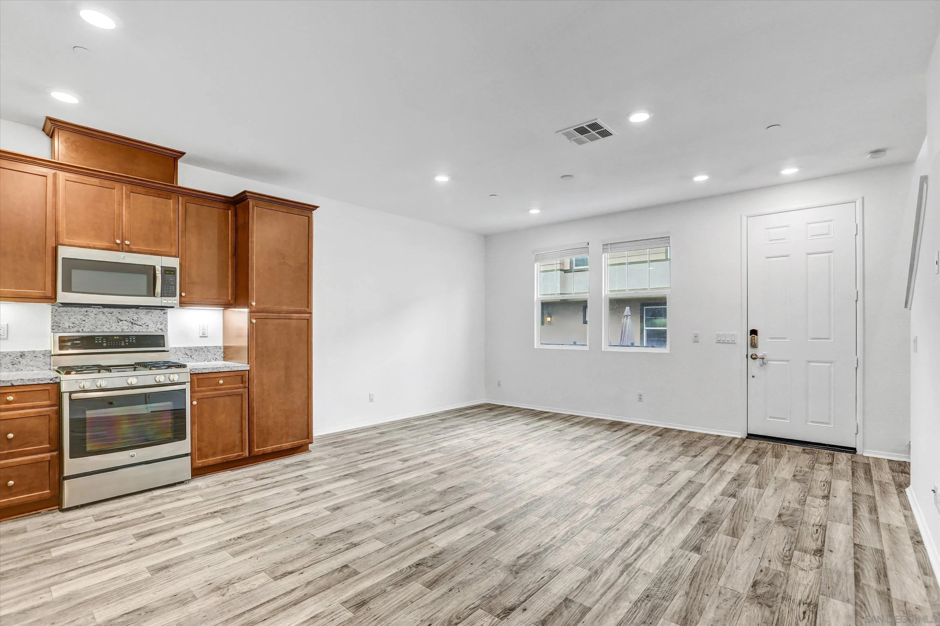 https://cdn.realtyfeed.com/cdn/127/260001891/f36821f88c1668b90873c017b060e1d6.webp