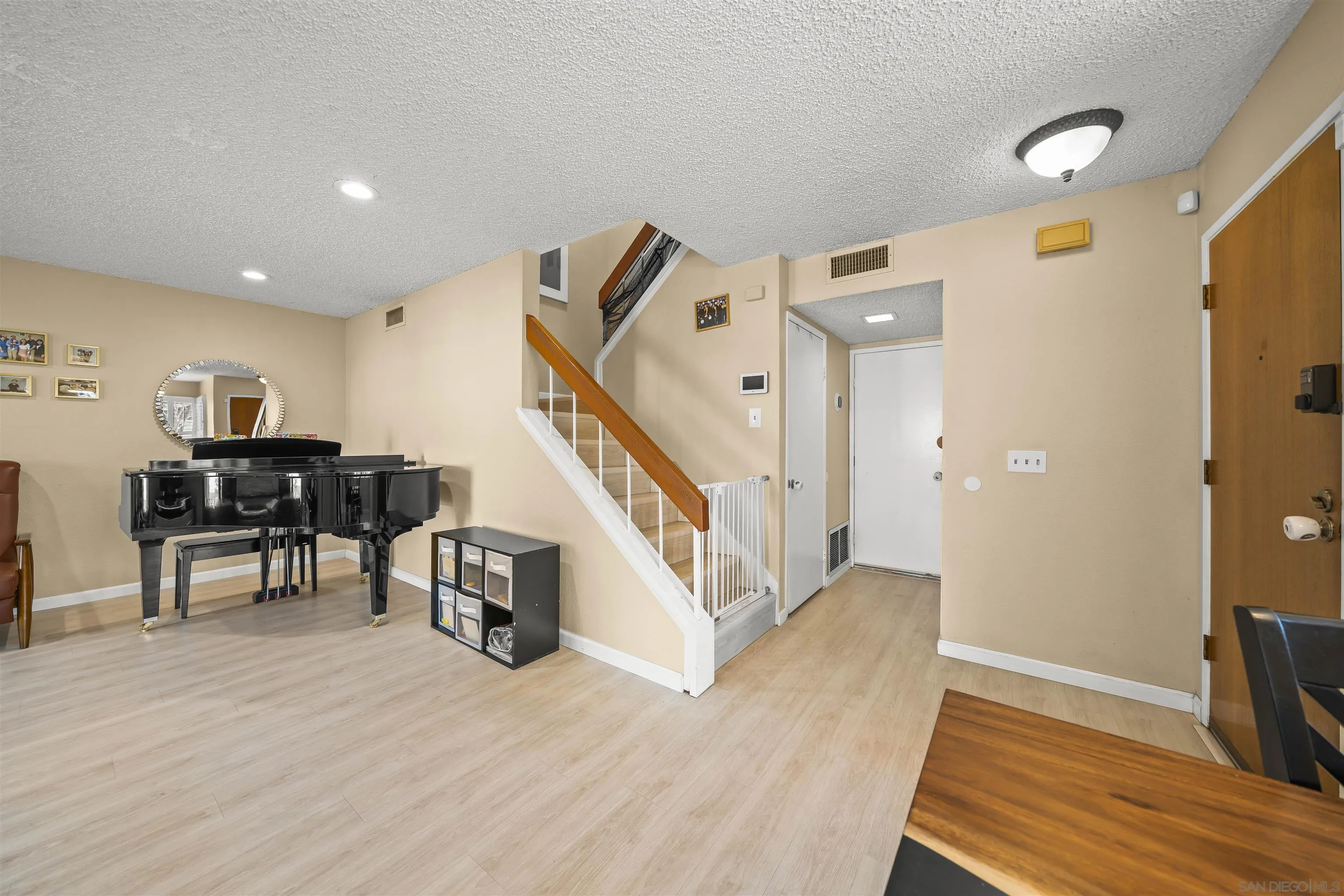 Photo #4: 260001892 Listing: Photo #4