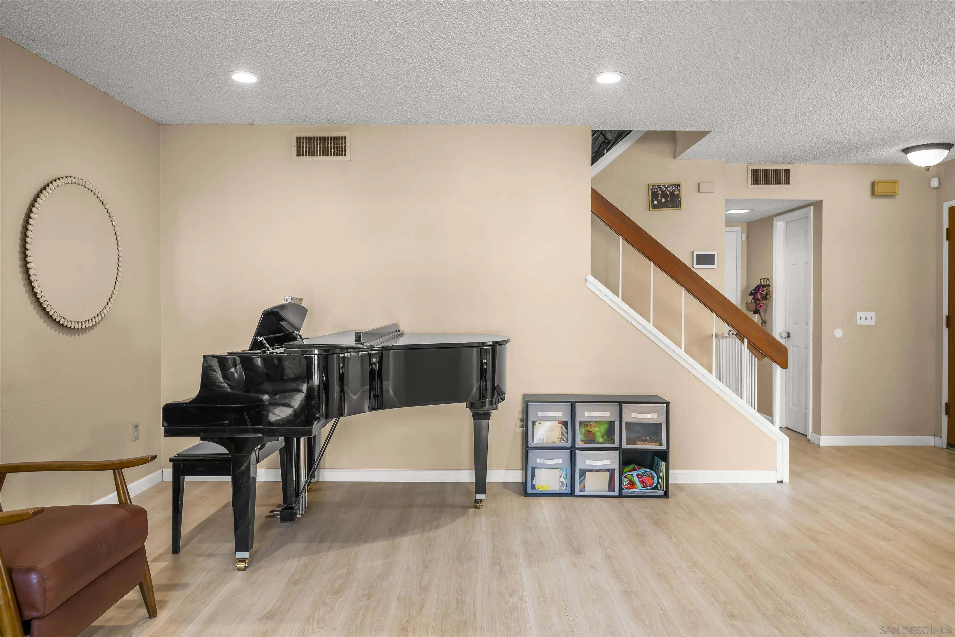 Photo #8: 260001892 Listing: Photo #8