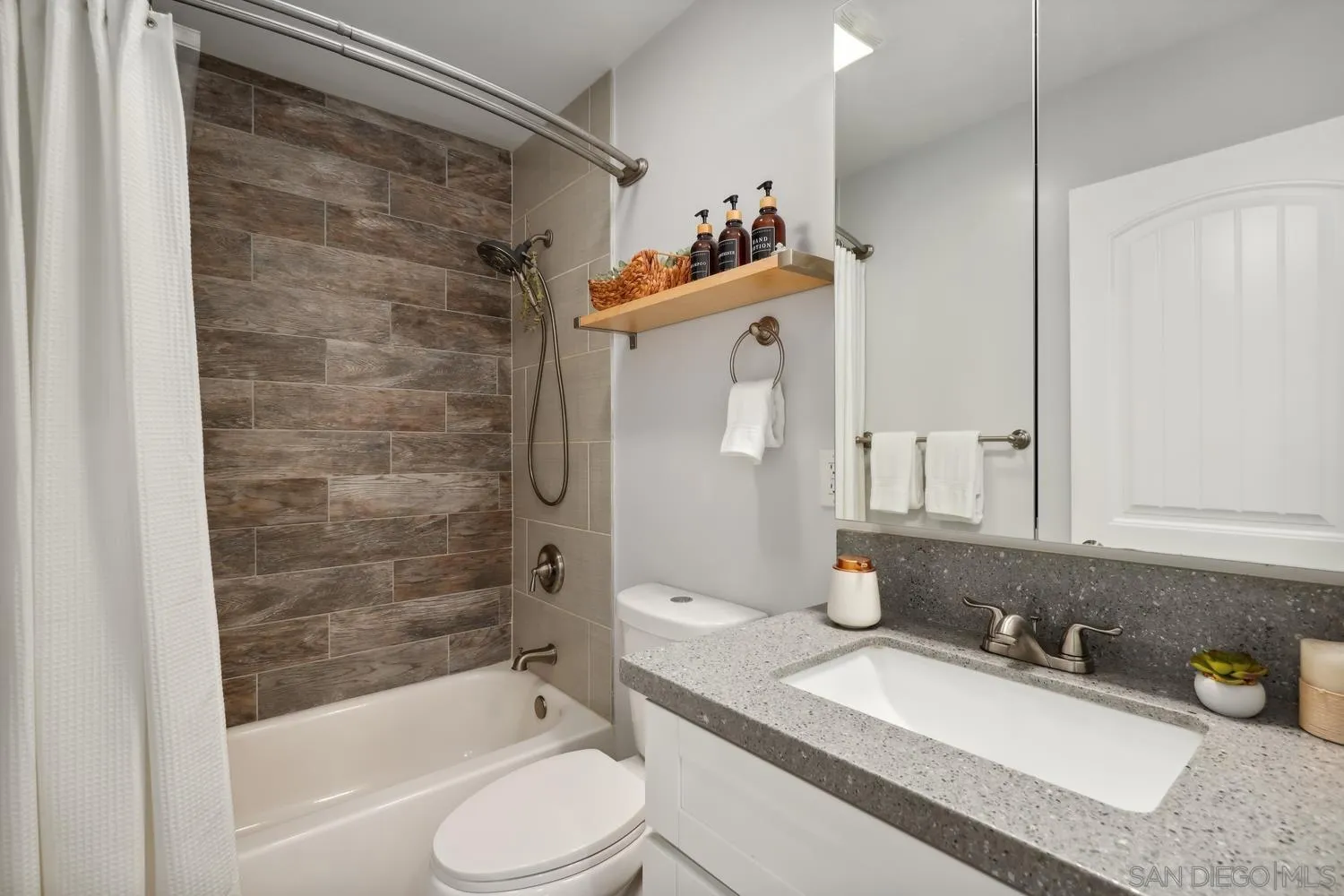 https://cdn.realtyfeed.com/cdn/127/2600019/60b06e5067bfaa4d9c618c7d35992508.webp