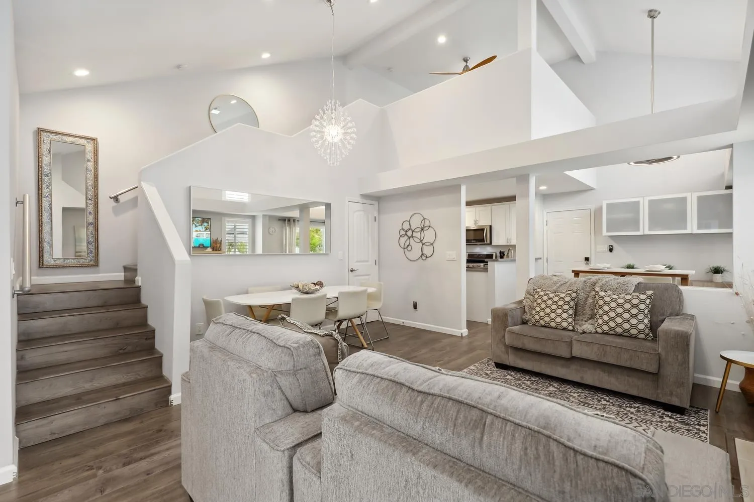https://cdn.realtyfeed.com/cdn/127/2600019/c61582294d9bb4497acdde2921d28f13.webp