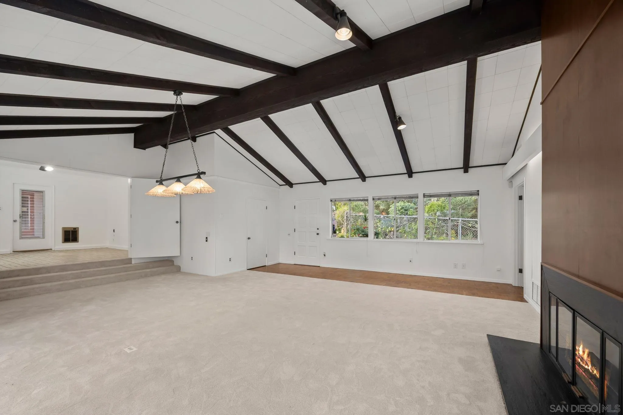 https://cdn.realtyfeed.com/cdn/127/260001905/8080fb5b0b76e838260c9d798b67489b.webp