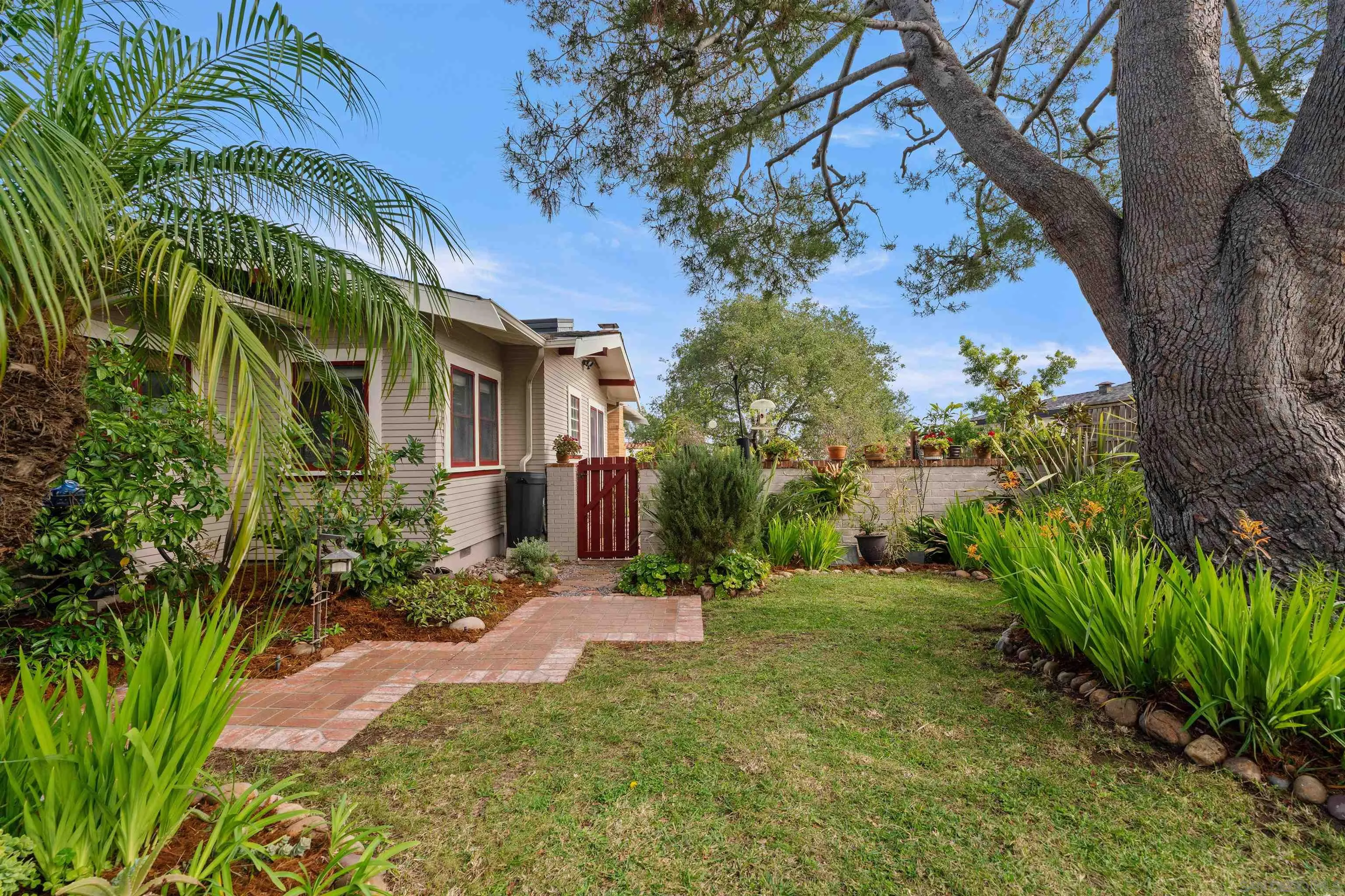 https://cdn.realtyfeed.com/cdn/127/260001907/95f7192e86984b00e23a316424b330b6.webp