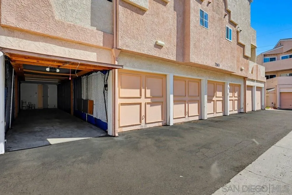 https://cdn.realtyfeed.com/cdn/127/260001911/0c0a61abccbf1de3897ce217dad73a1f.webp