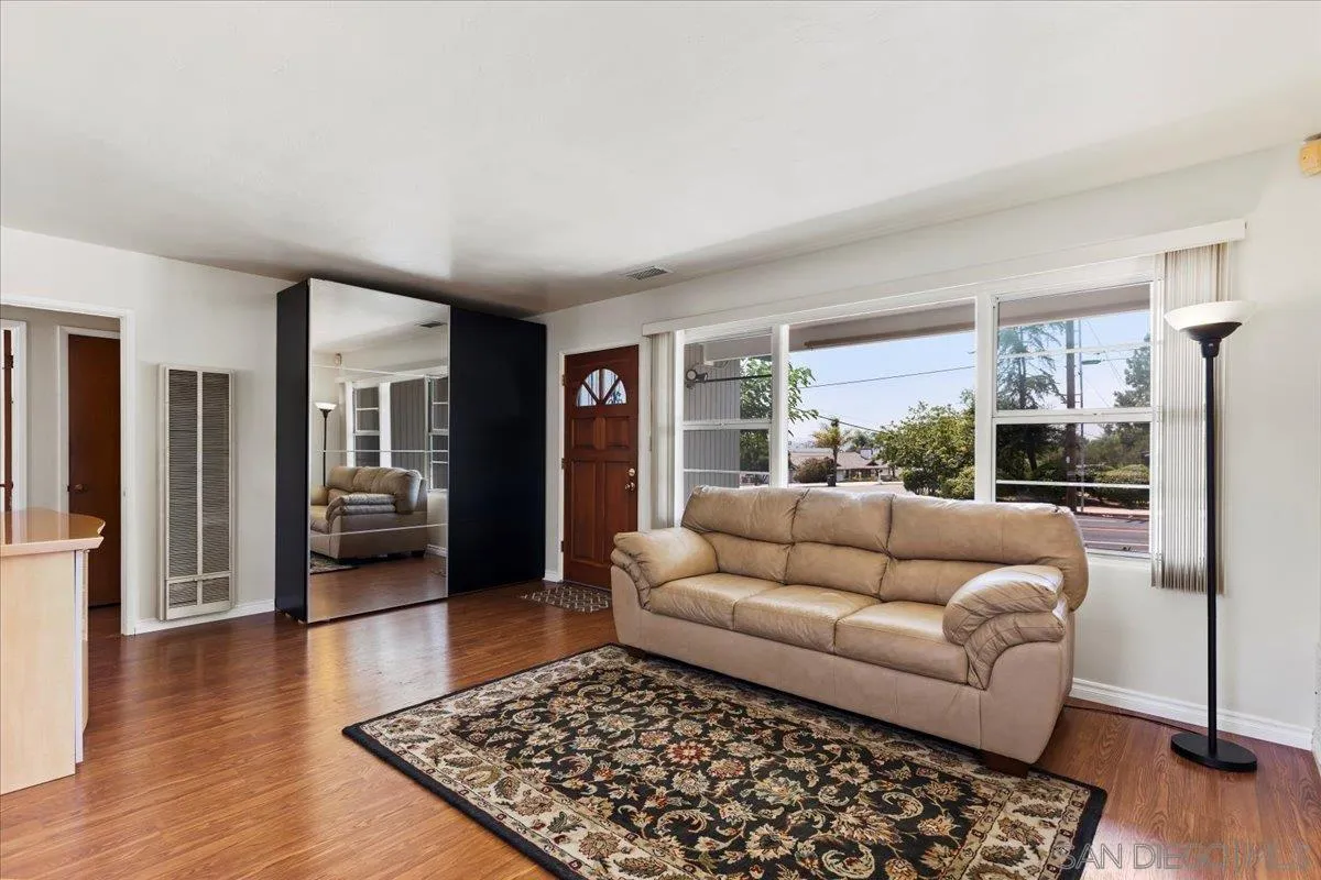 https://cdn.realtyfeed.com/cdn/127/260001912/4ae27645802a0dfc0f3639e412e1e662.webp
