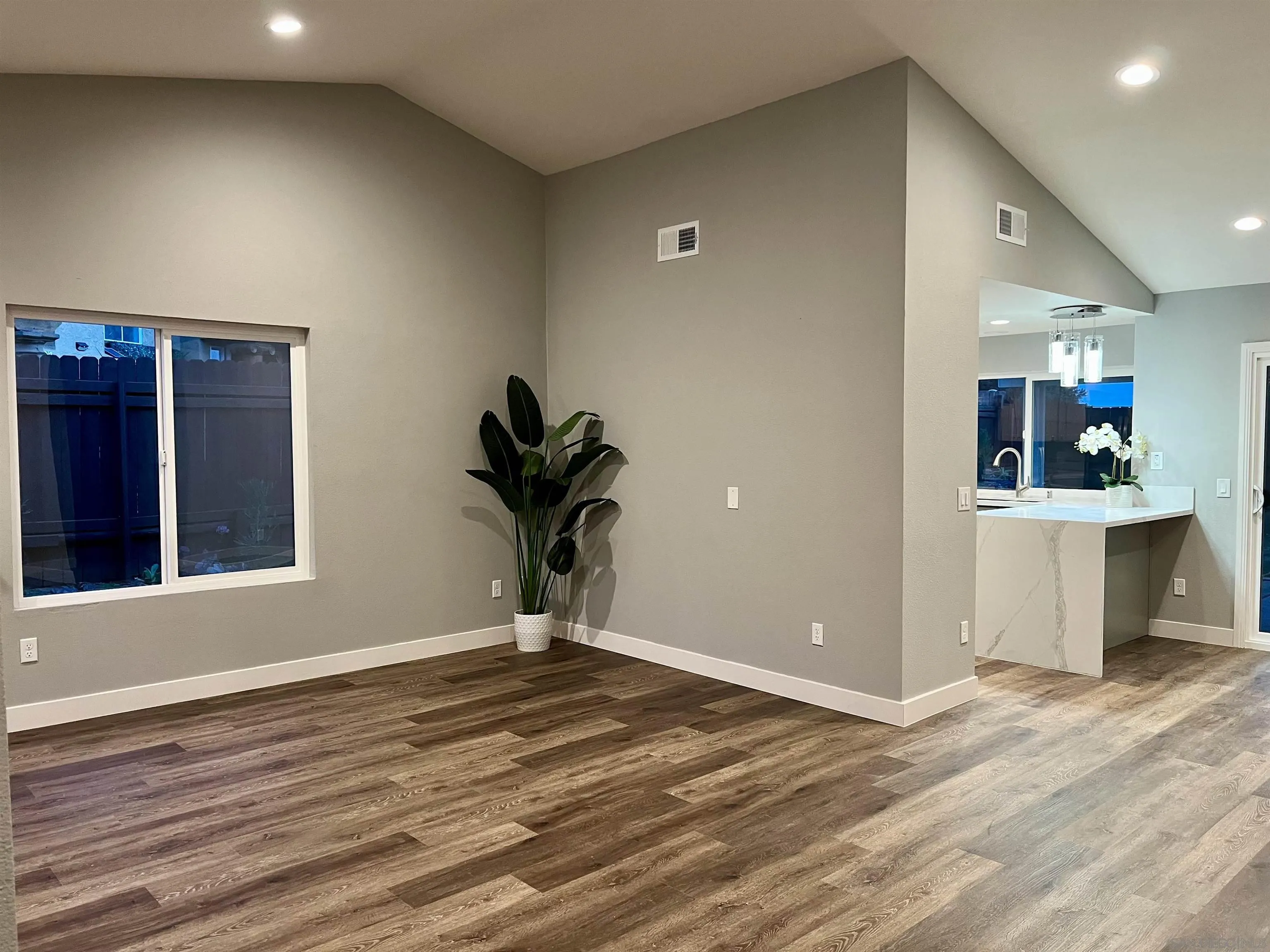 https://cdn.realtyfeed.com/cdn/127/260001913/31a0cb196f3cad41529e0f6fd7280672.webp