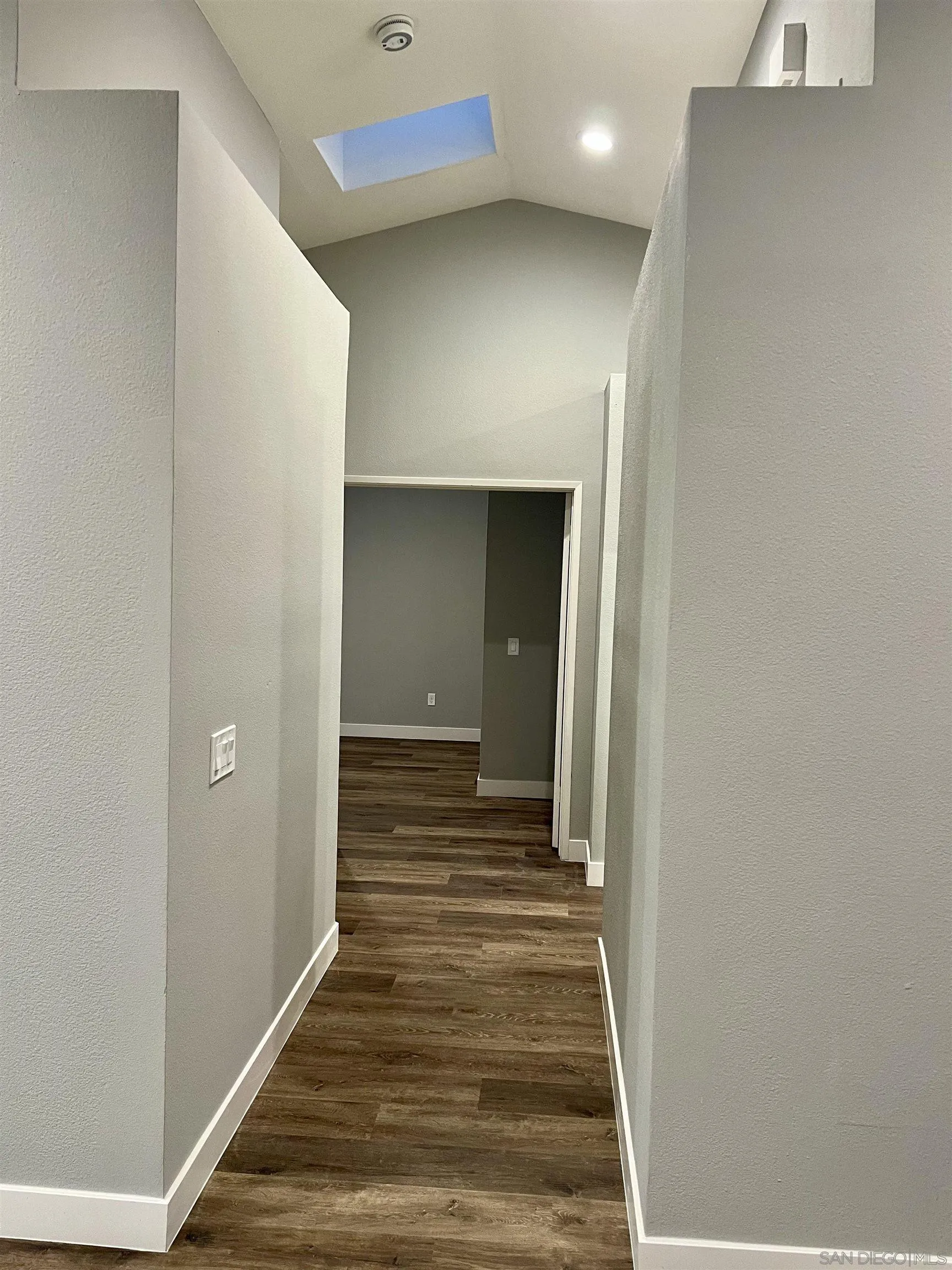 https://cdn.realtyfeed.com/cdn/127/260001913/b8644af21ec54f135e6d61cf8f980730.webp