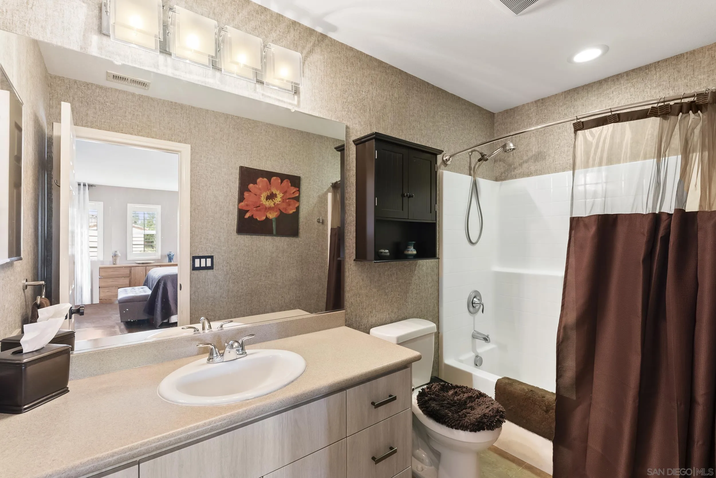 https://cdn.realtyfeed.com/cdn/127/260001915/19ad31fd82e5ee9fba260f468832a39a.webp