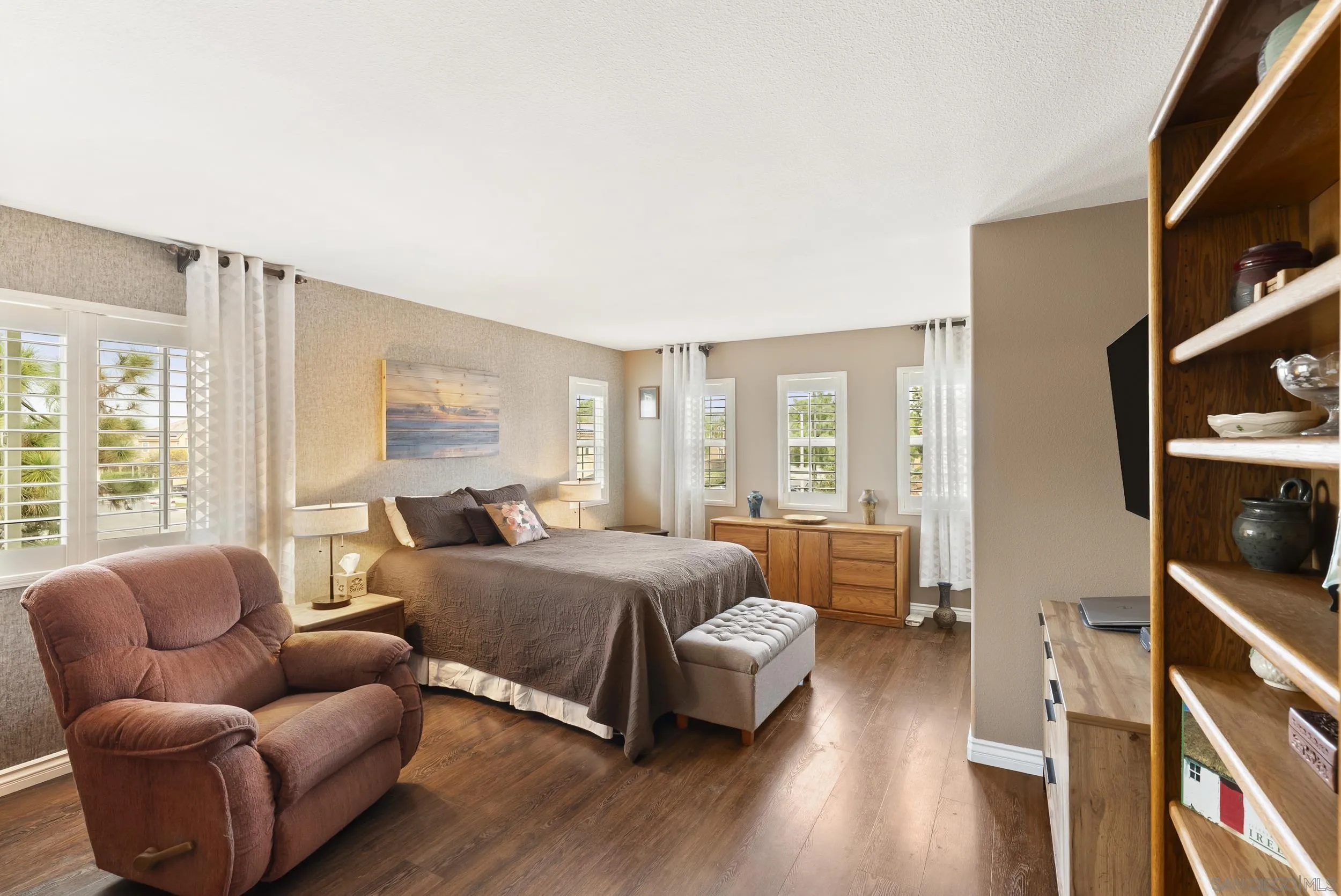 https://cdn.realtyfeed.com/cdn/127/260001915/911ba39941e5b8fa99188296b0752973.webp