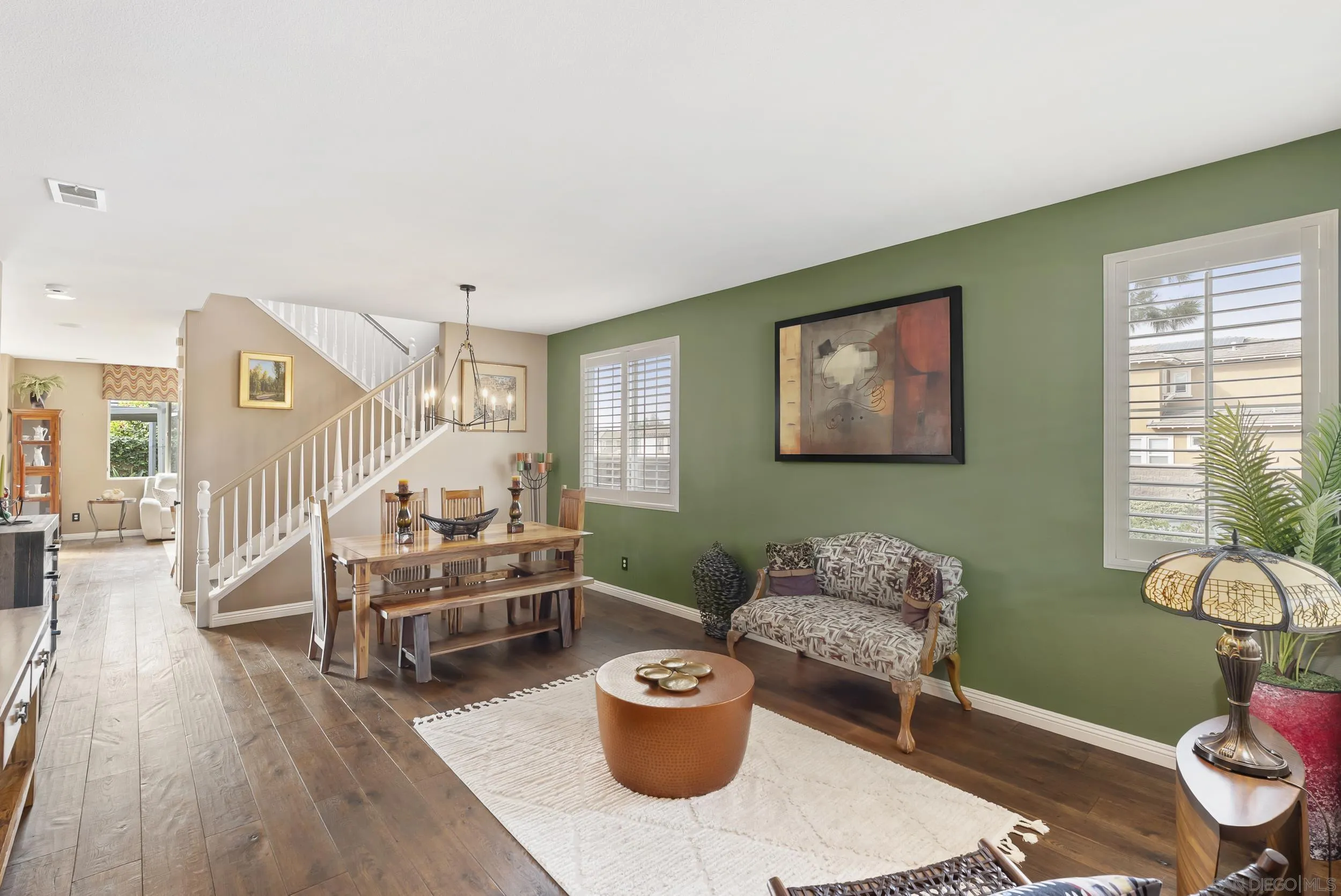 https://cdn.realtyfeed.com/cdn/127/260001915/af5c0d2d1905a066e570bd17a559b1fb.webp