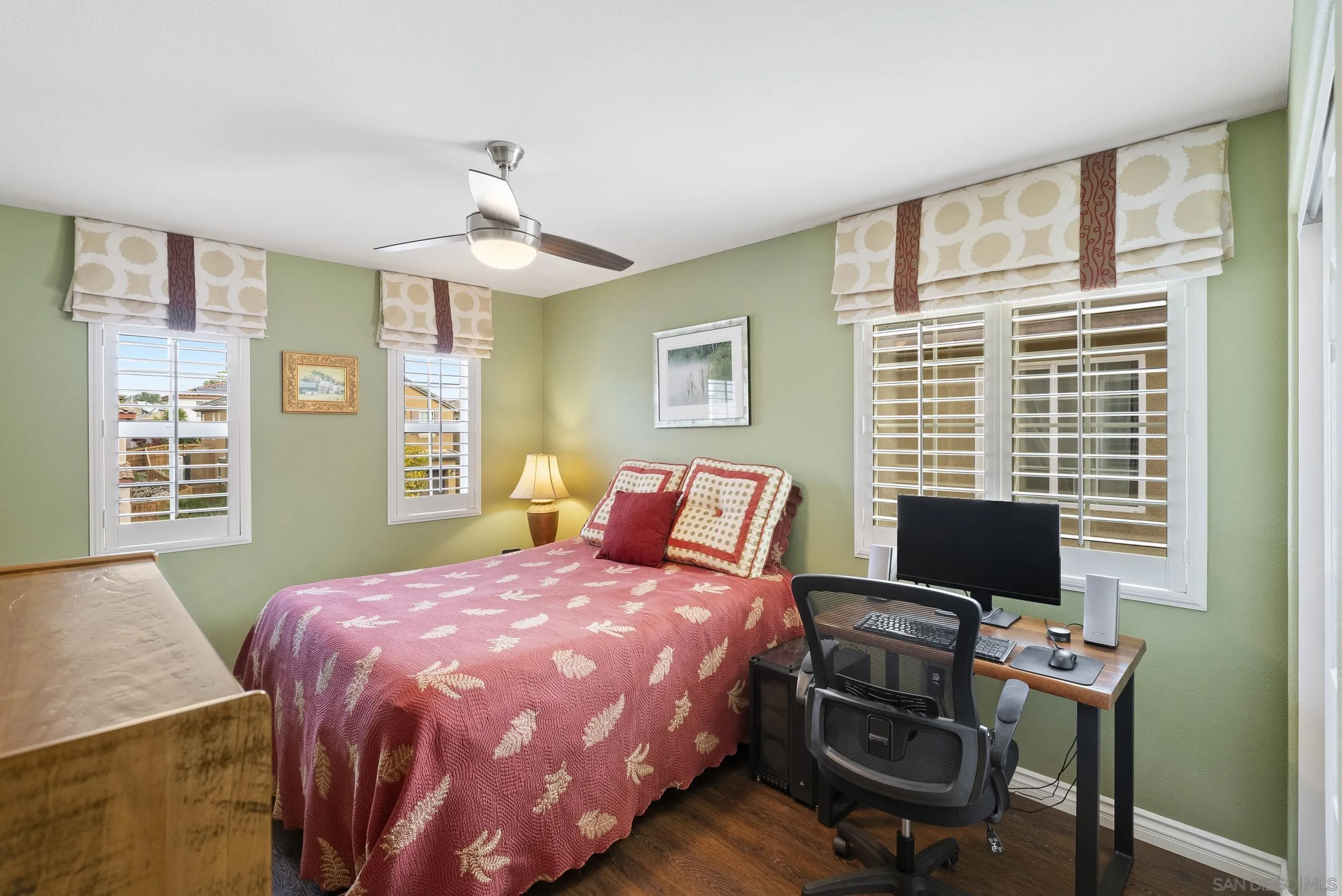 https://cdn.realtyfeed.com/cdn/127/260001915/b9eda3423f54d3e6859a8261878153fa.webp