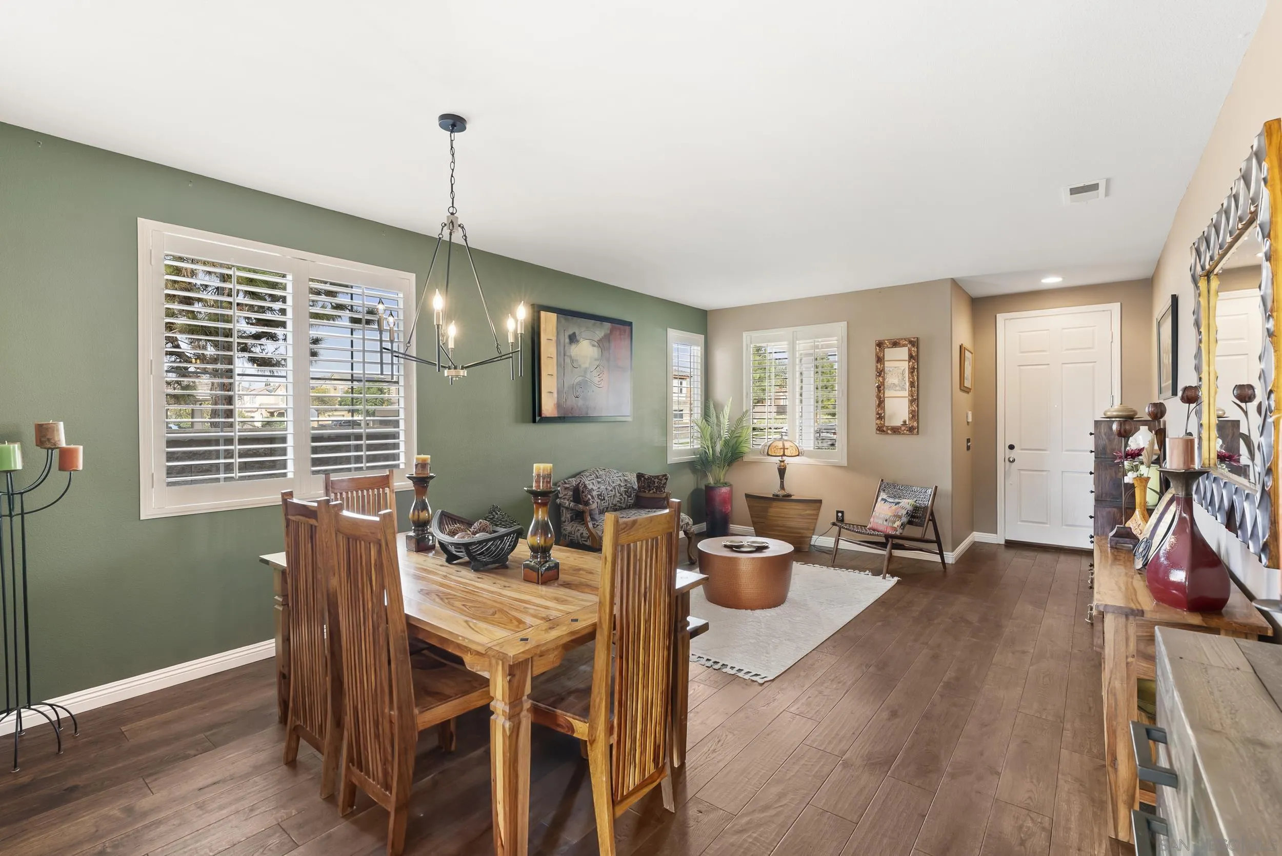 https://cdn.realtyfeed.com/cdn/127/260001915/d1ff369e10f3509a4247d5517a8366fb.webp