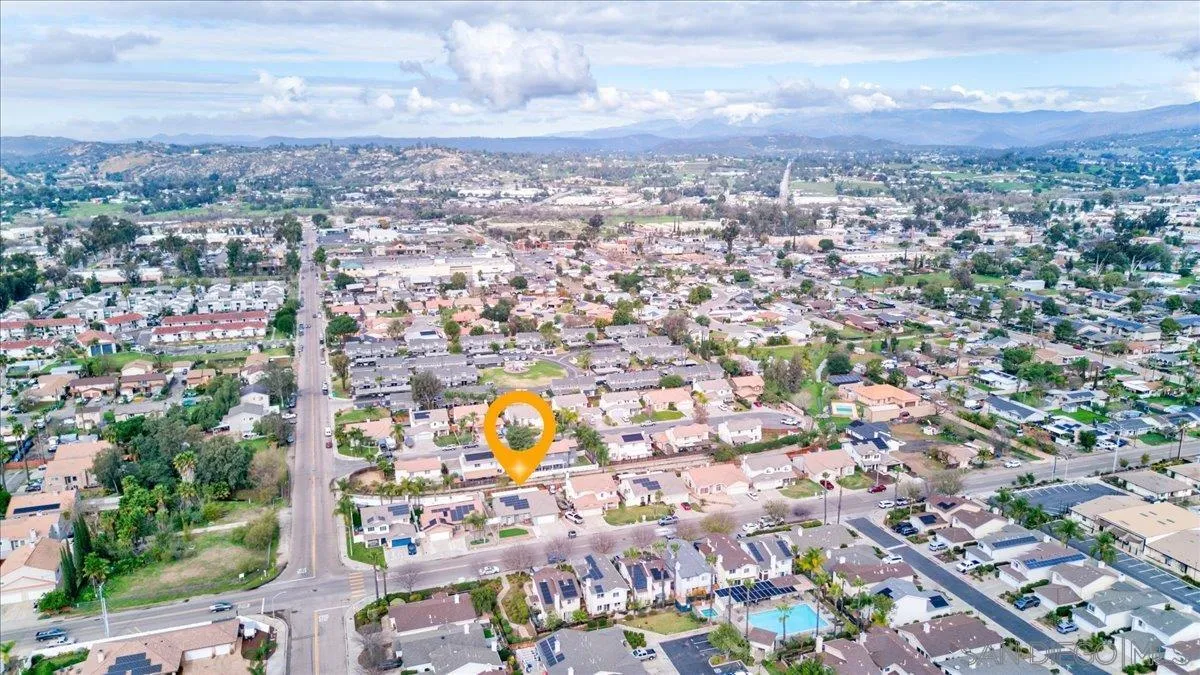https://cdn.realtyfeed.com/cdn/127/260001916/4a6f71d858087752cc71a108b1165419.webp