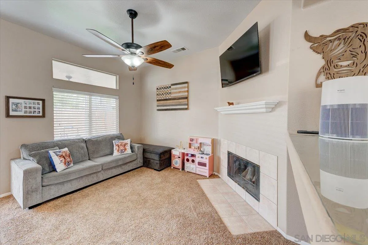 https://cdn.realtyfeed.com/cdn/127/260001916/f27040e98a3ac8f6abfe0d3358f7c419.webp