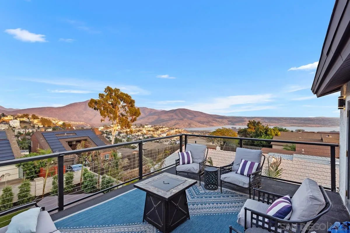 https://cdn.realtyfeed.com/cdn/127/260001923/1f50b722fac1b865215967c0bd1df497.webp