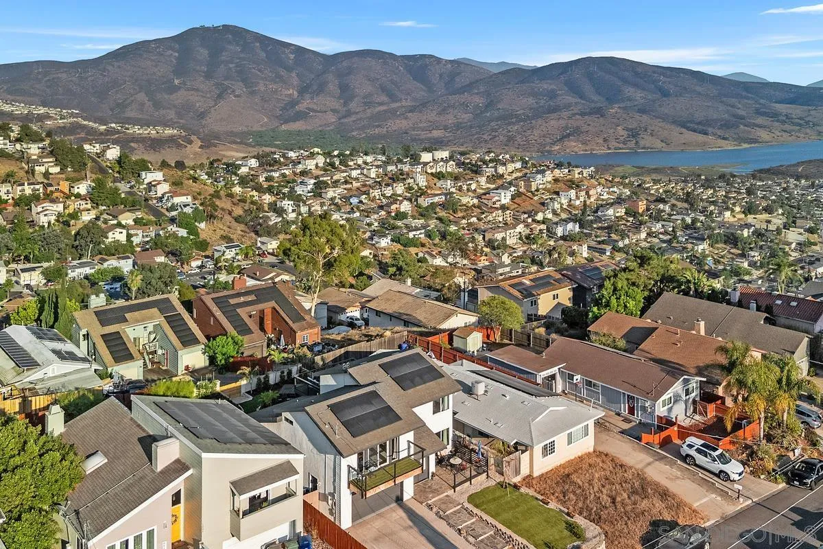 https://cdn.realtyfeed.com/cdn/127/260001923/463a72d9a4ba6dd83d8f0e0b36dad6fa.webp