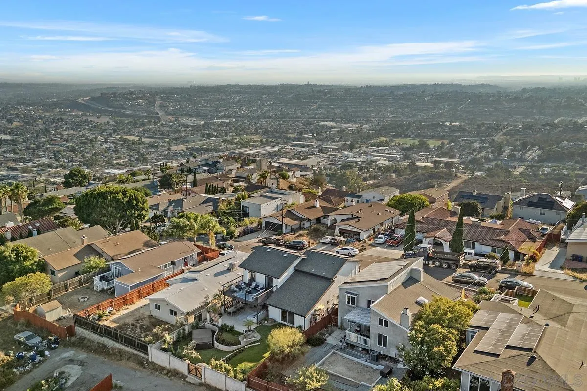 https://cdn.realtyfeed.com/cdn/127/260001923/e5a7383a3b346e298a927915f9e83ea6.webp