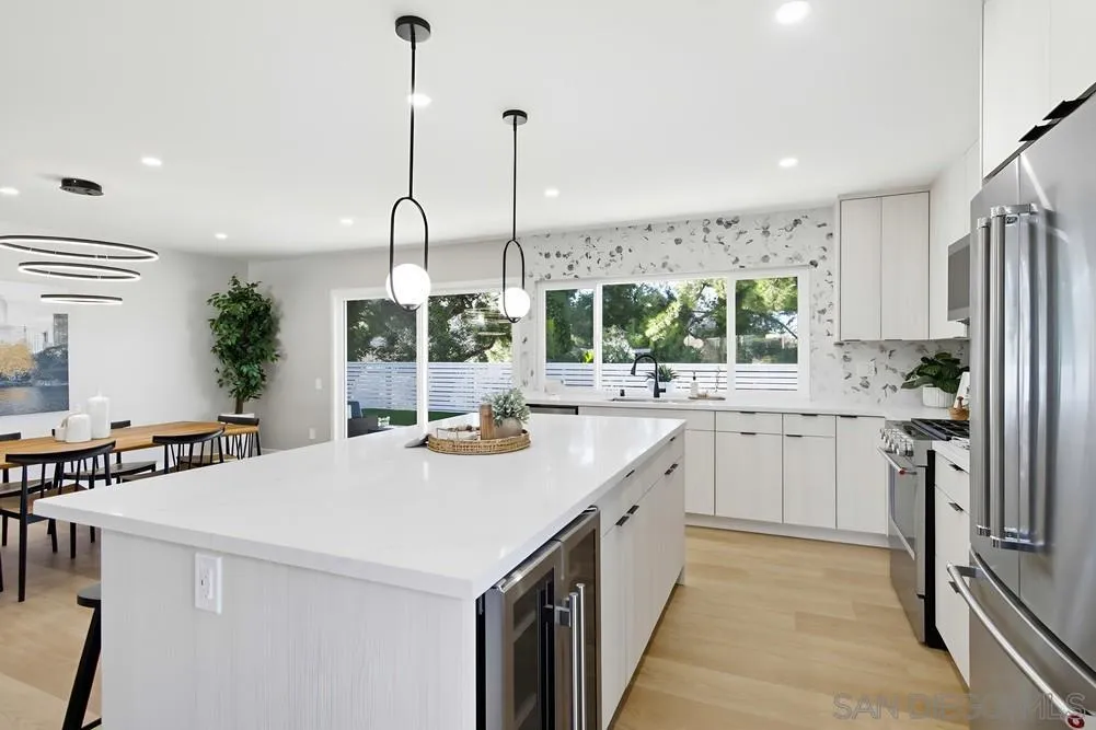 https://cdn.realtyfeed.com/cdn/127/260001926/02f1070cff52cfc924abe642ef4c3cde.webp
