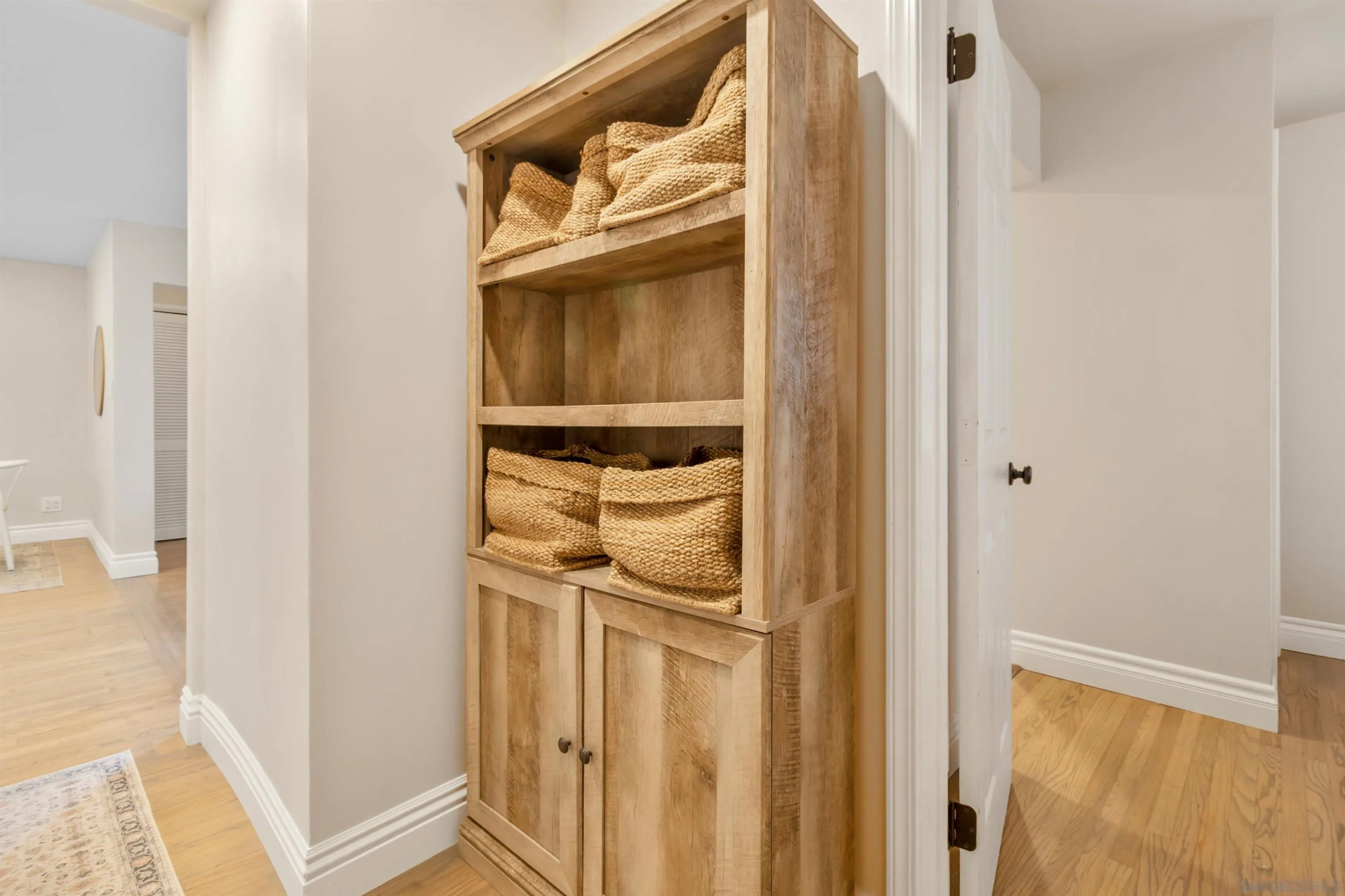 https://cdn.realtyfeed.com/cdn/127/260001927/198f1a59292f182d42bbbd61152730eb.webp