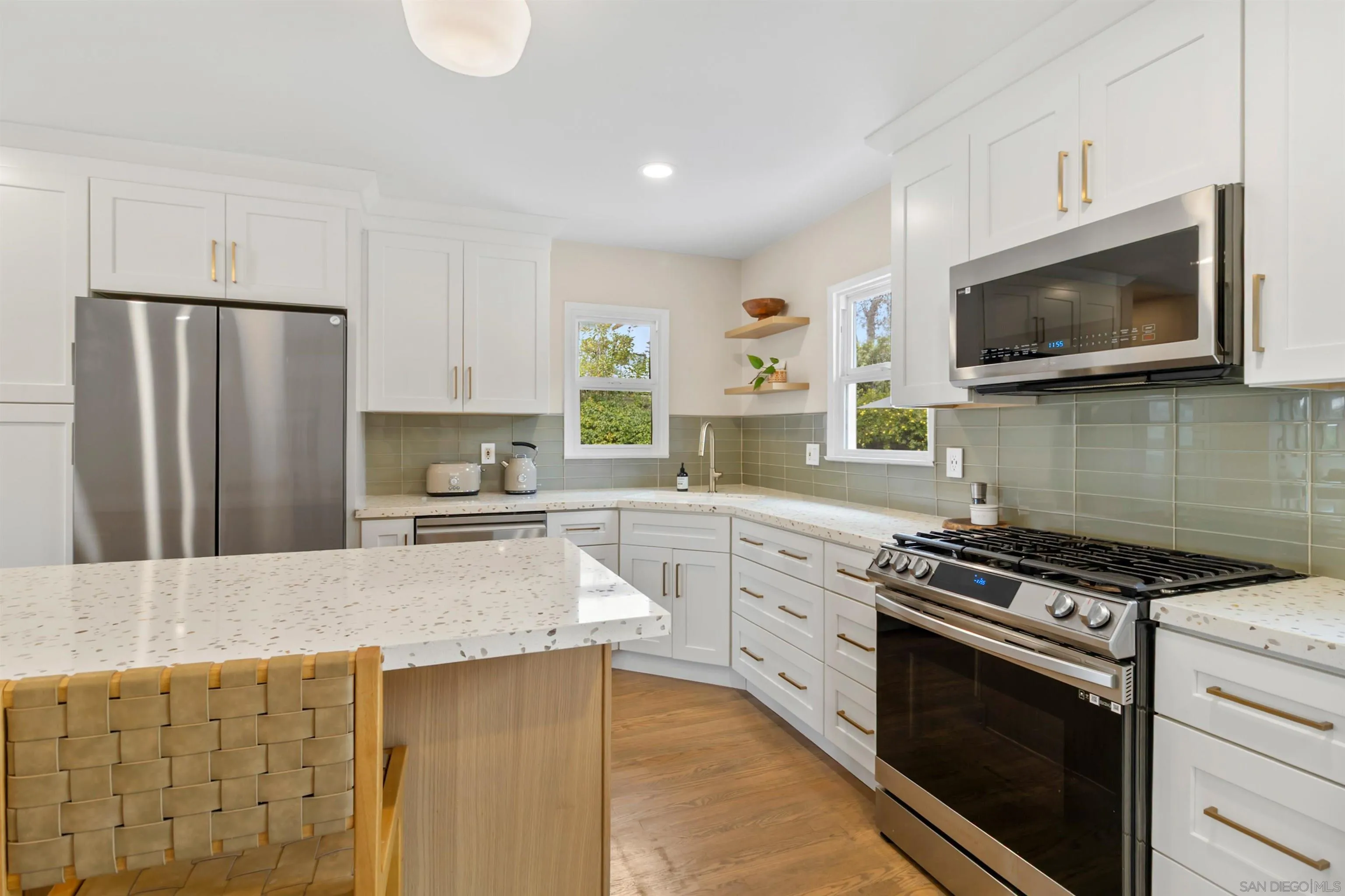 https://cdn.realtyfeed.com/cdn/127/260001927/3c765189defc984f670b996c36366edc.webp