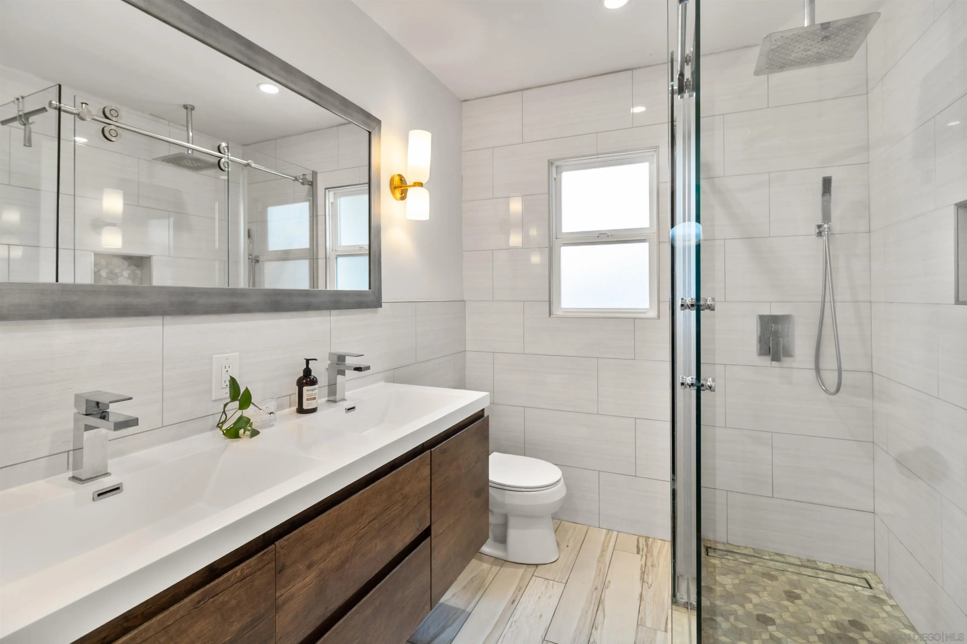 https://cdn.realtyfeed.com/cdn/127/260001927/47b515a37fa30936478fac62b1b0a6c7.webp