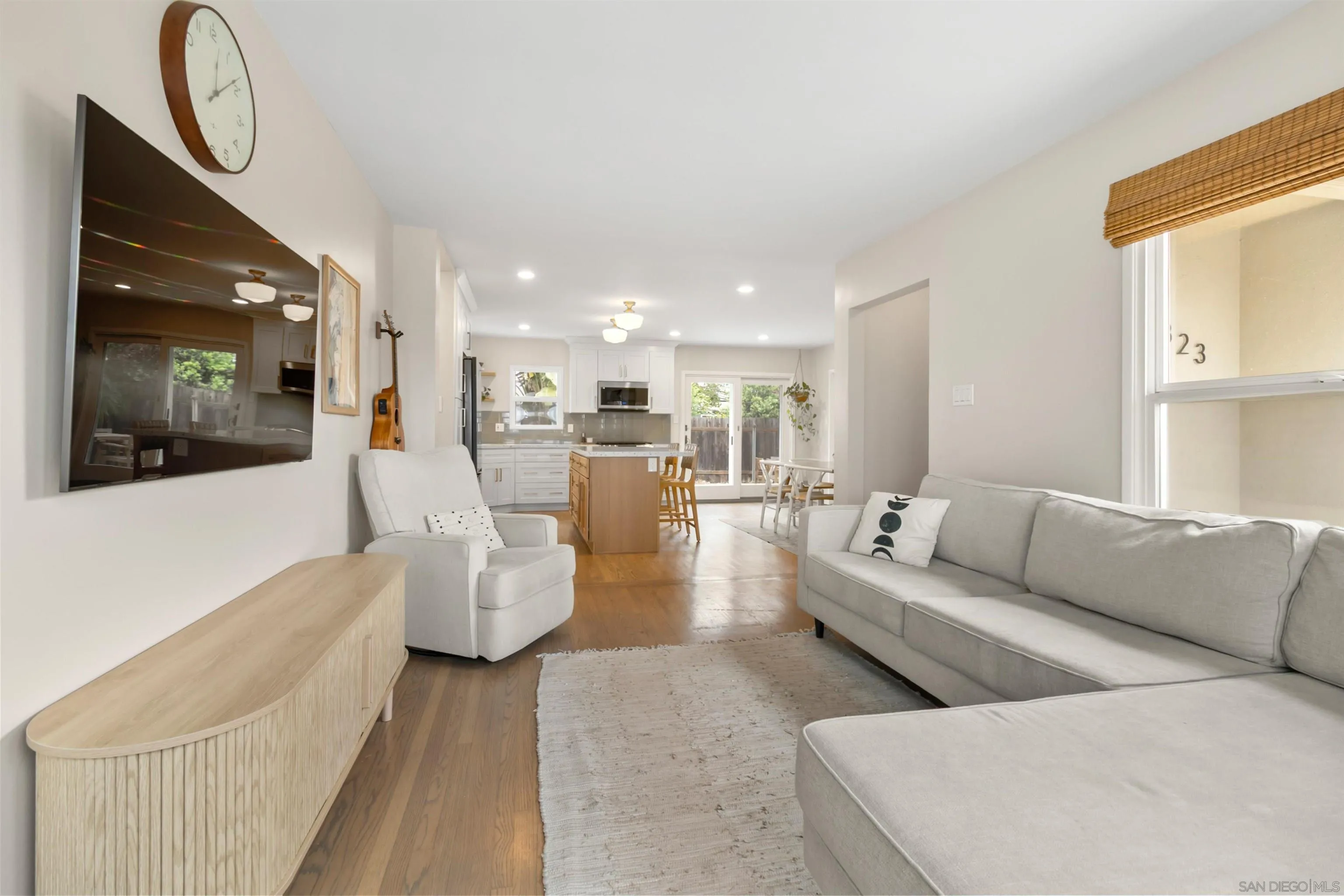 https://cdn.realtyfeed.com/cdn/127/260001927/53aa696f990df42797aa9c9bbfe5c769.webp