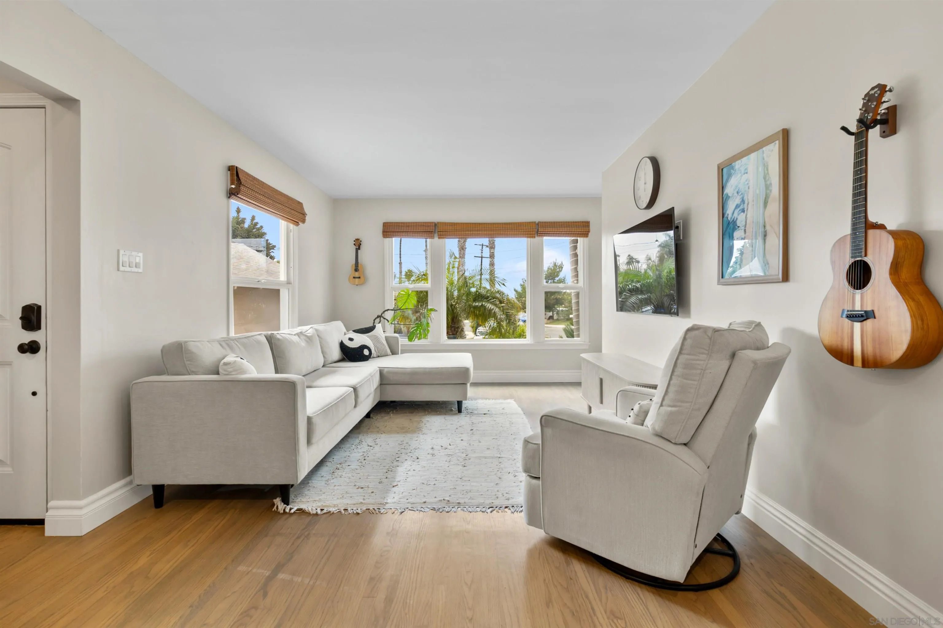 https://cdn.realtyfeed.com/cdn/127/260001927/6a02788aa1a6f6604301e23da267eb5a.webp