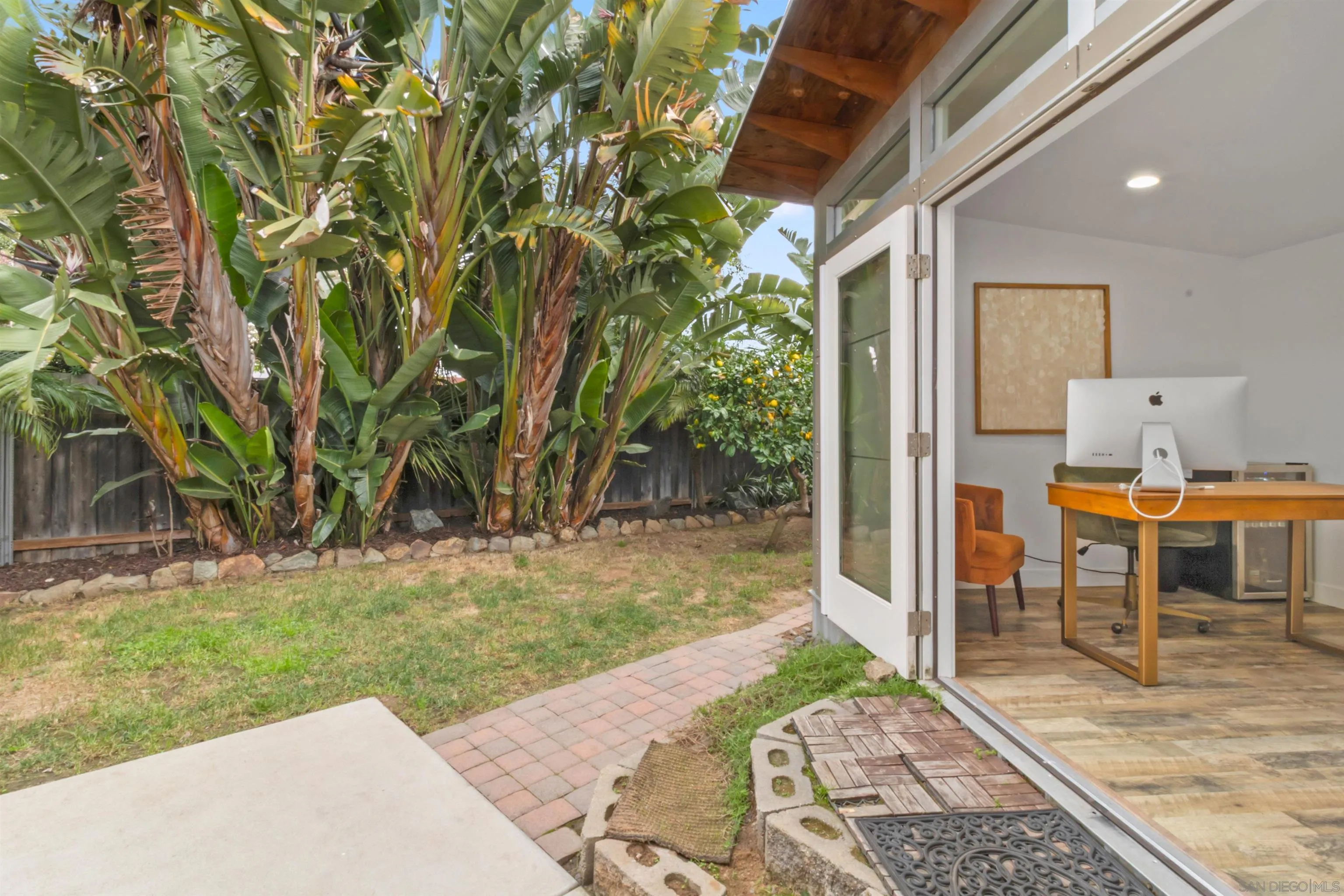 https://cdn.realtyfeed.com/cdn/127/260001927/da9bc82a2183adaf49ba04c1129040e3.webp